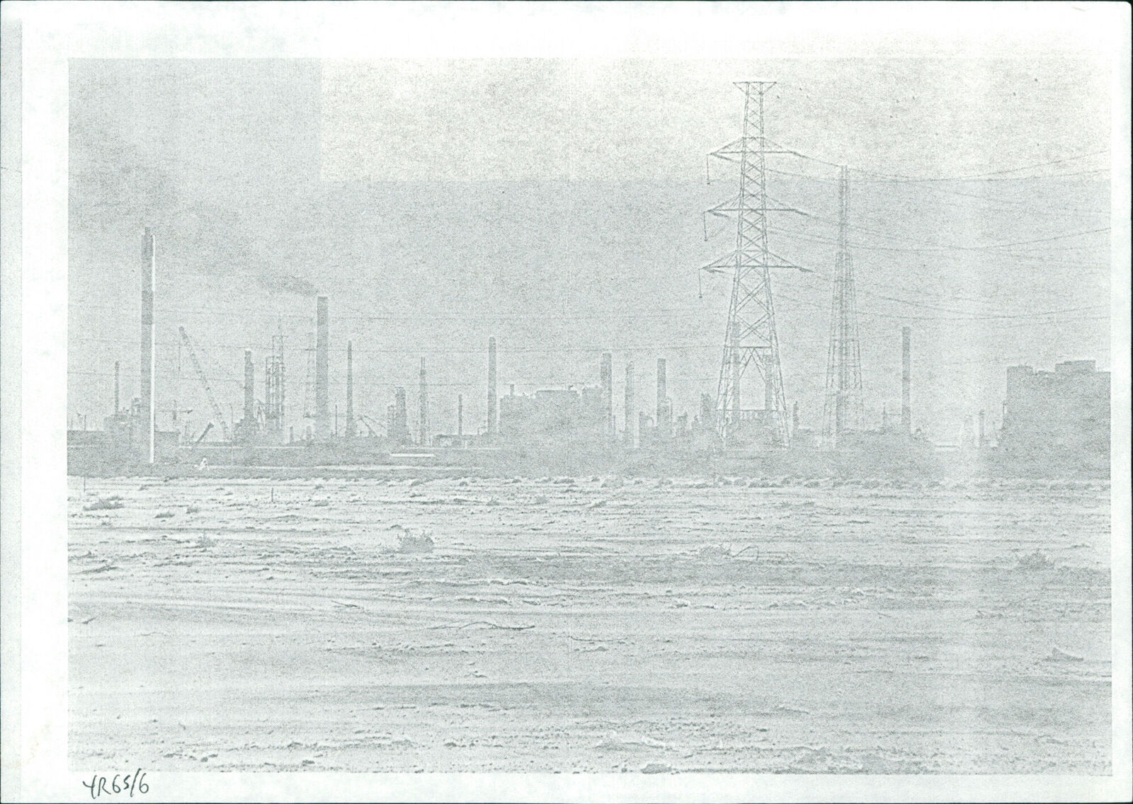 Industrial pollution - Vintage Photograph 2768028