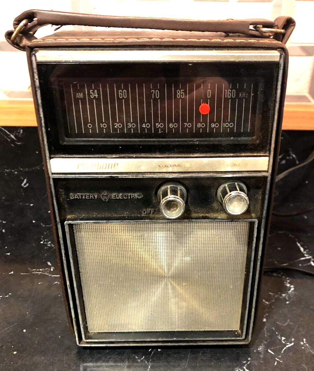 Vintage Realtone AM Portable  Radio Model 1445B