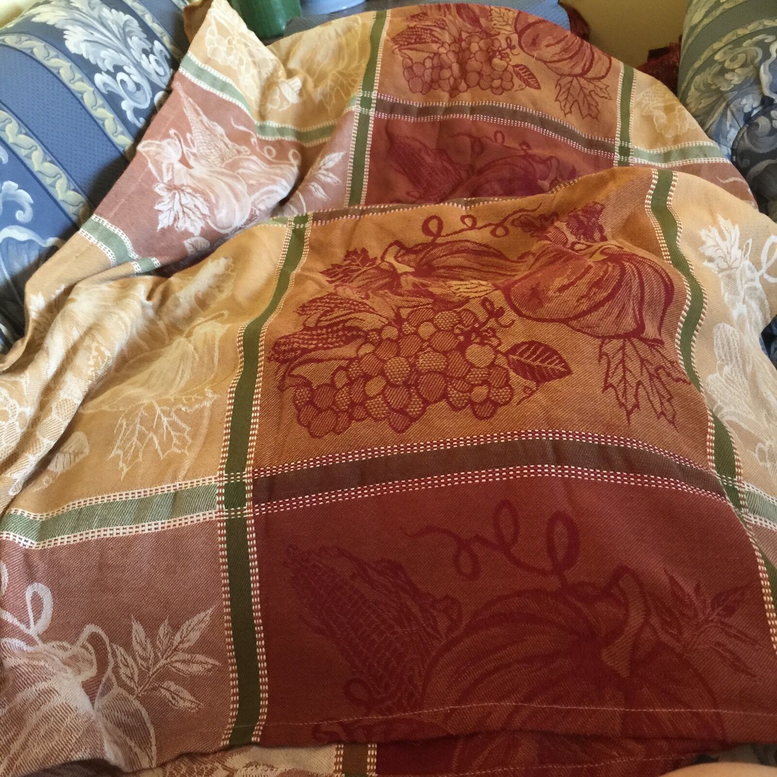 Grandmas Estate 84x62 Fall Harvest Jacquard Tablecloth (626)