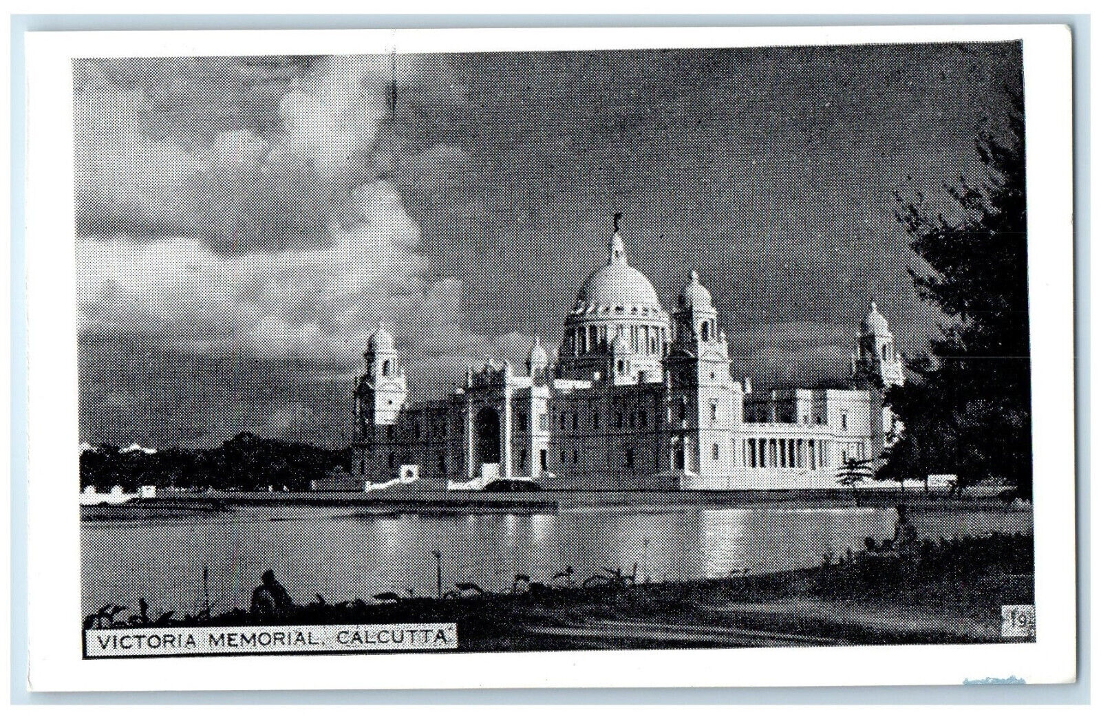 c1940's Entrance View Victoria Memorial Calcutta India Unposted Vintage Postcard