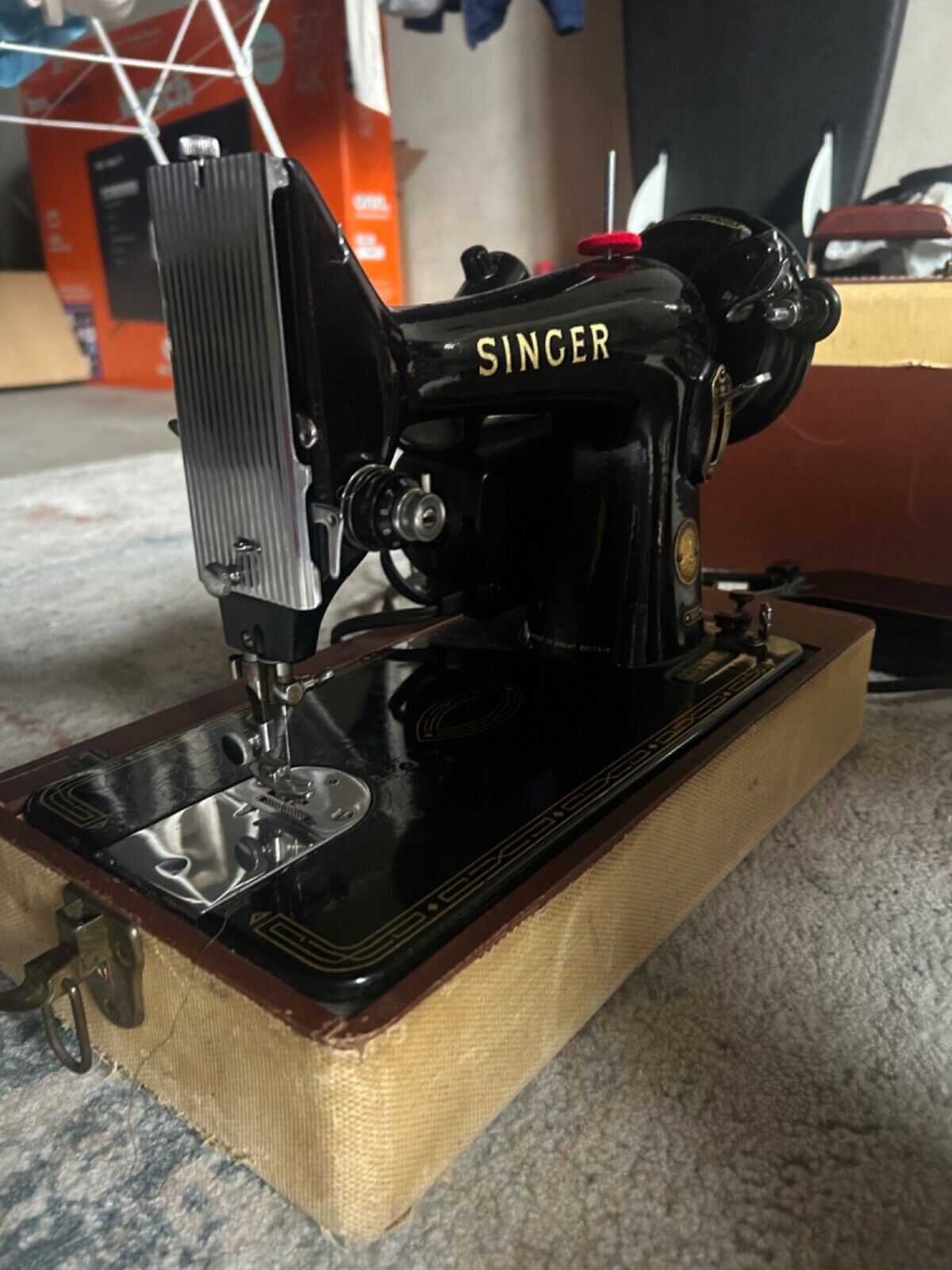 Fully Services Vintage Singer Sewing Machine 99K and Accessories