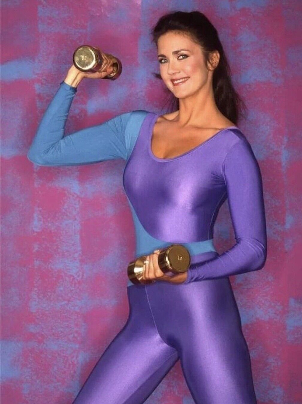 LYNDA CARTER - IN AN EXERCISE OUTFIT 