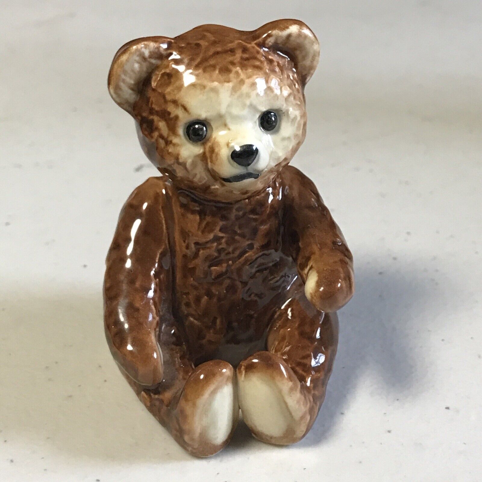 Vintage Goebel (1979-1990) Sitting Teddy Bear Figurine 33001-07