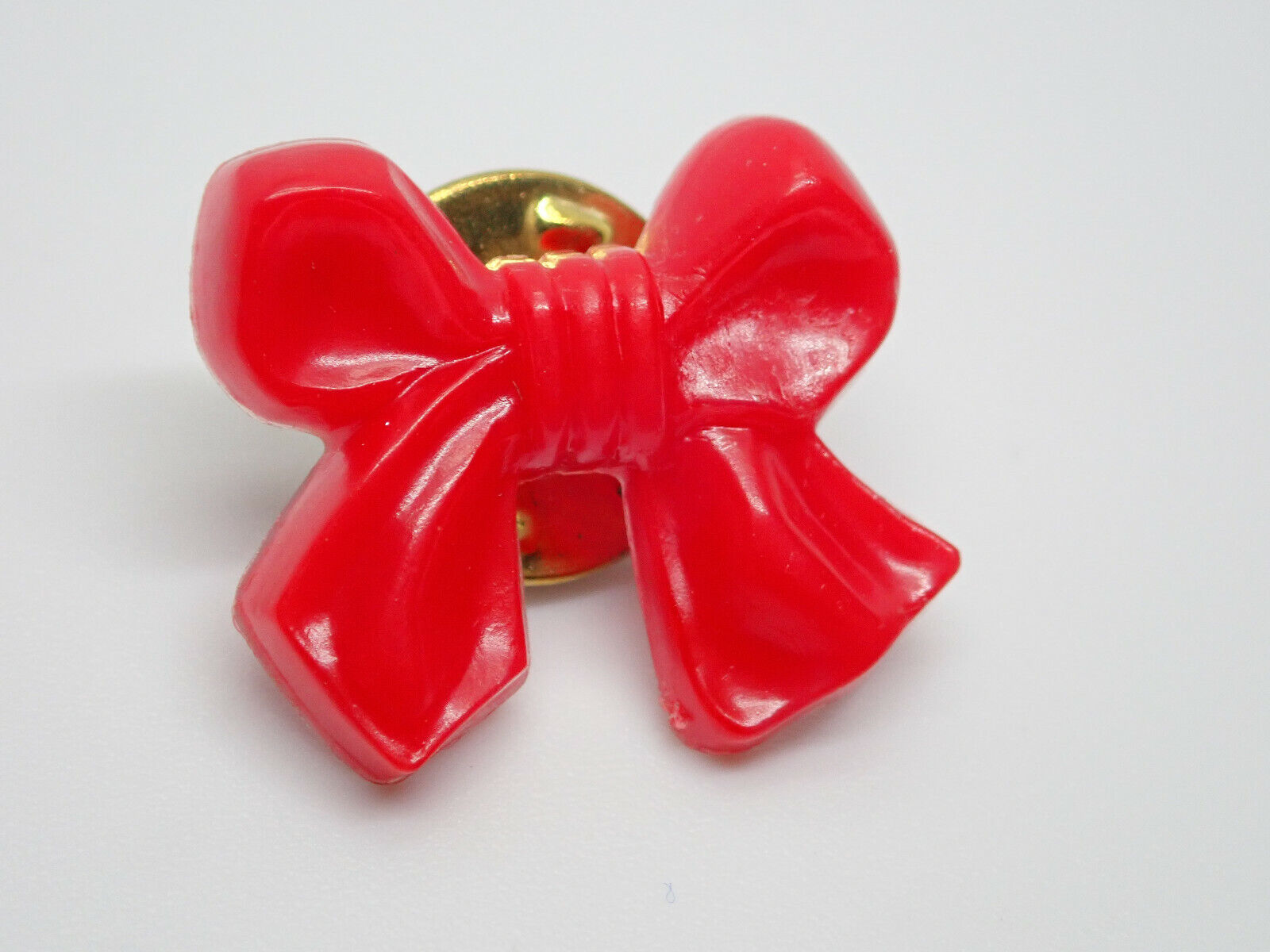 Red Ribbon Vintage Lapel Pin