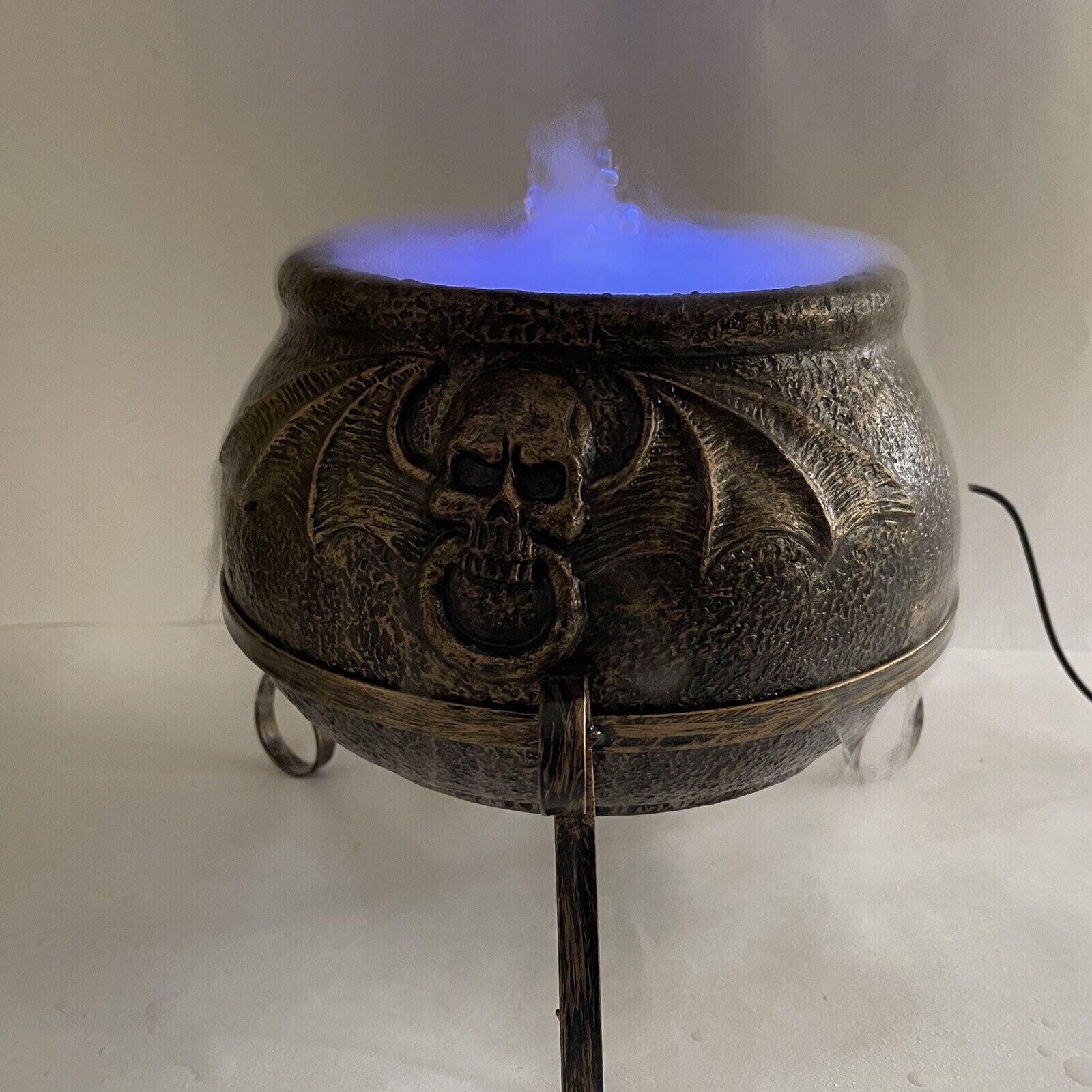 NEW Spirit Halloween Copper Cauldron Mister Multi-Colored Lights uses Tap Water