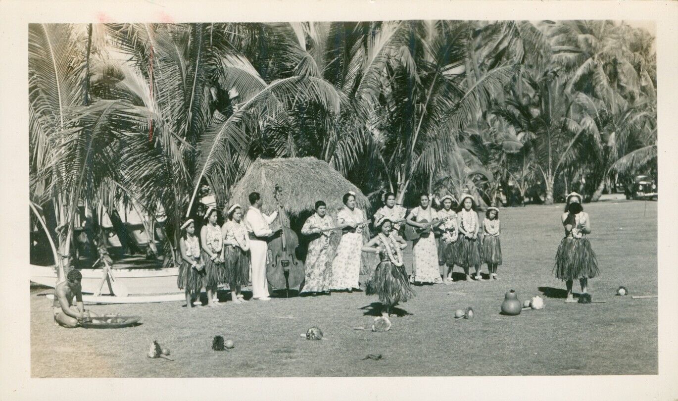1940\'s Kodak of Hawaii  Hula Show, Waikiki Hawaii Photo Hula Girls