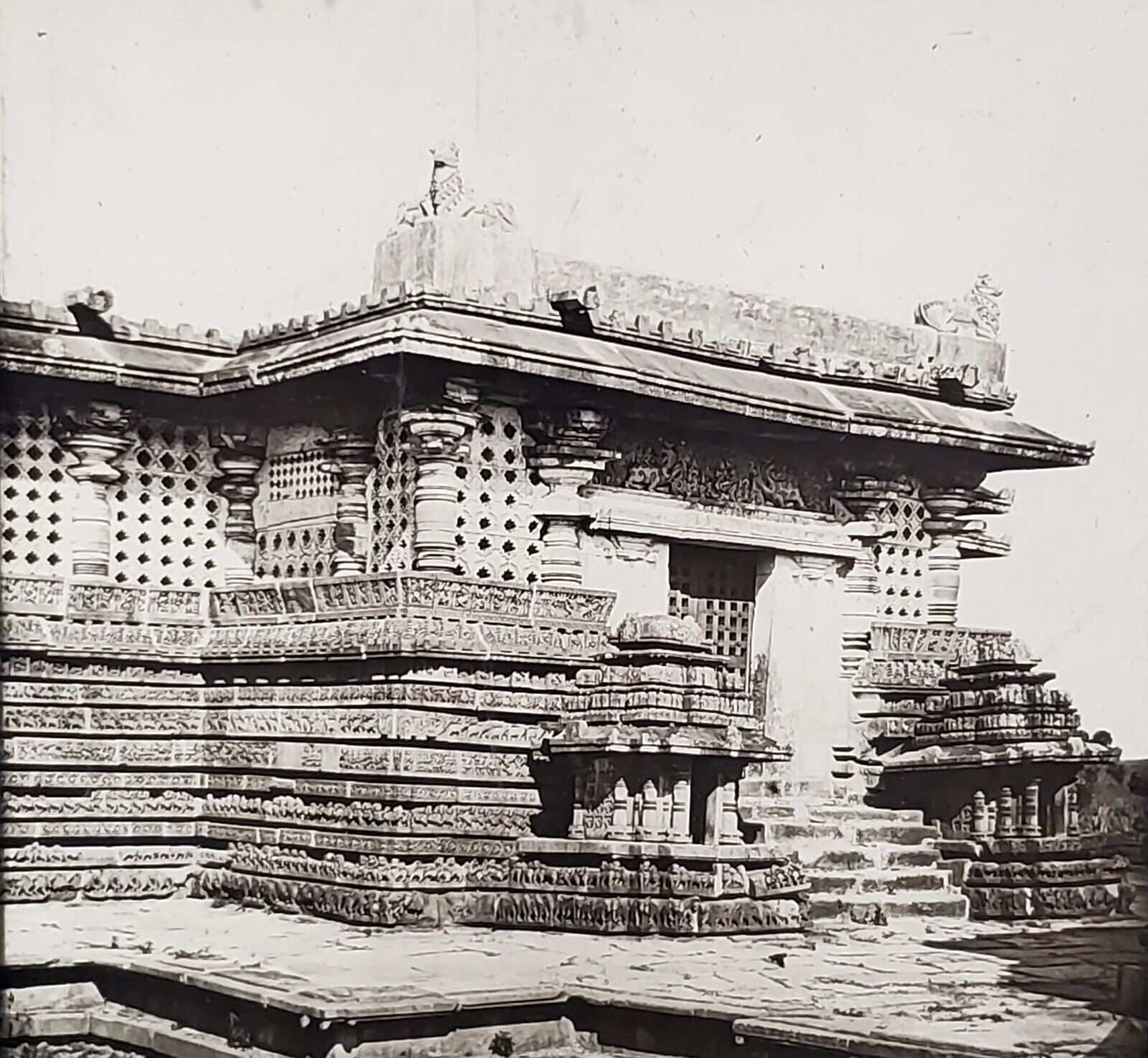 Hoysaleswara Temple, Haḷēbīḍ (Halebidu), India Magic Lantern Glass Slide