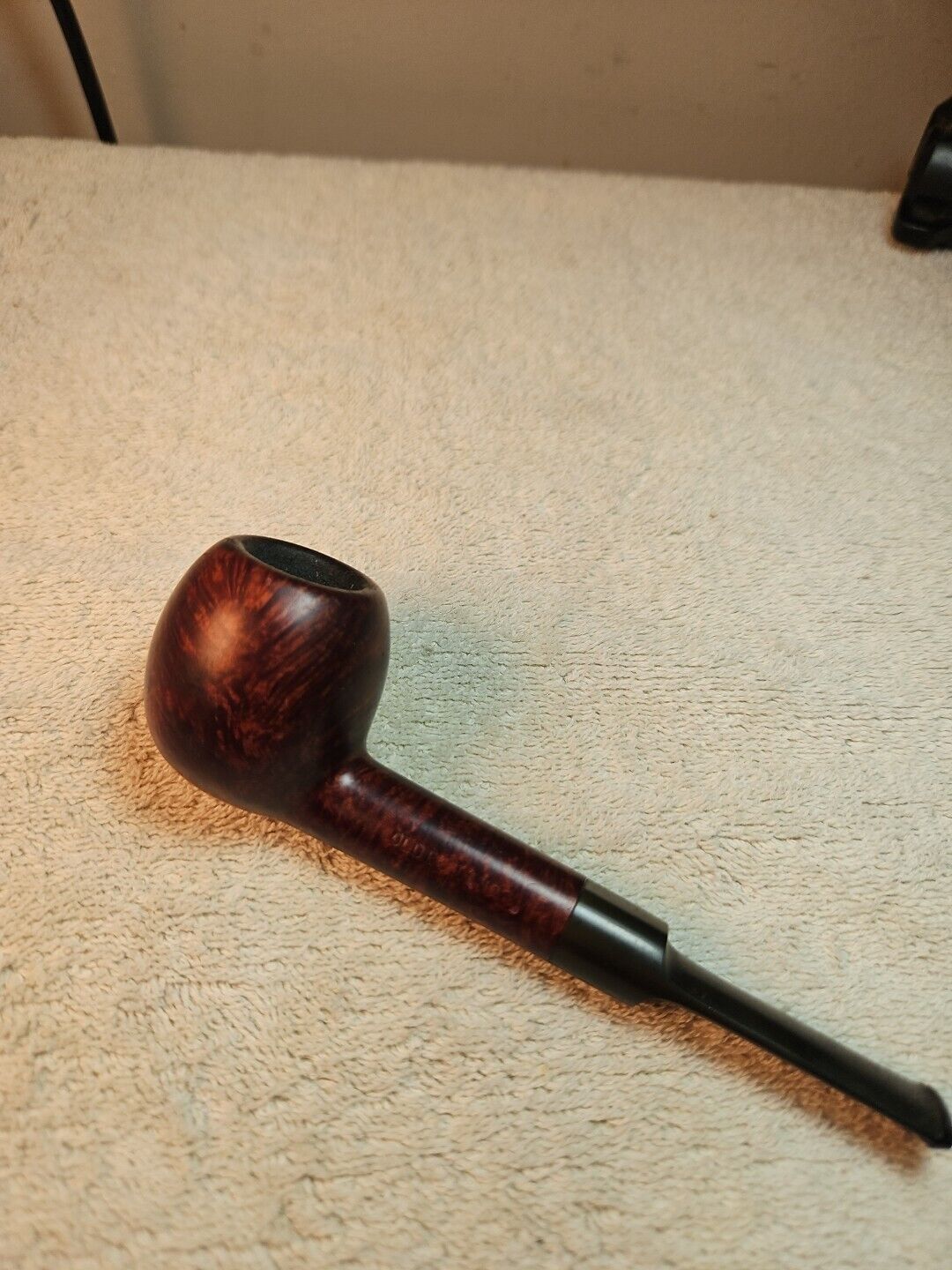  Old England Smooth Apple Pipe.    Made in London England
