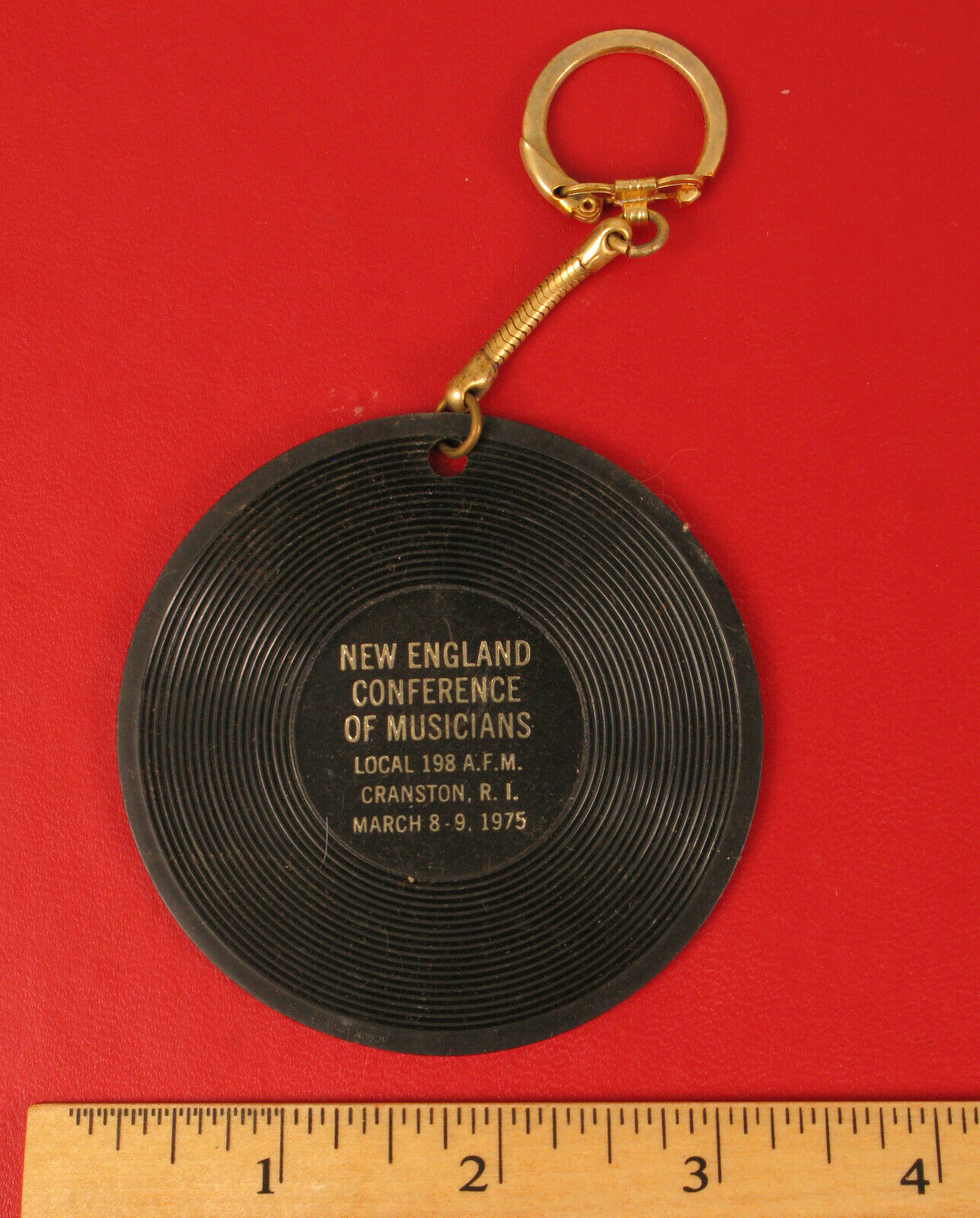 VINTAGE 1975 NEW ENGLAND CONFERENCE OF MUSICIANS RECORD ALBUM KEY CHAIN RARE 