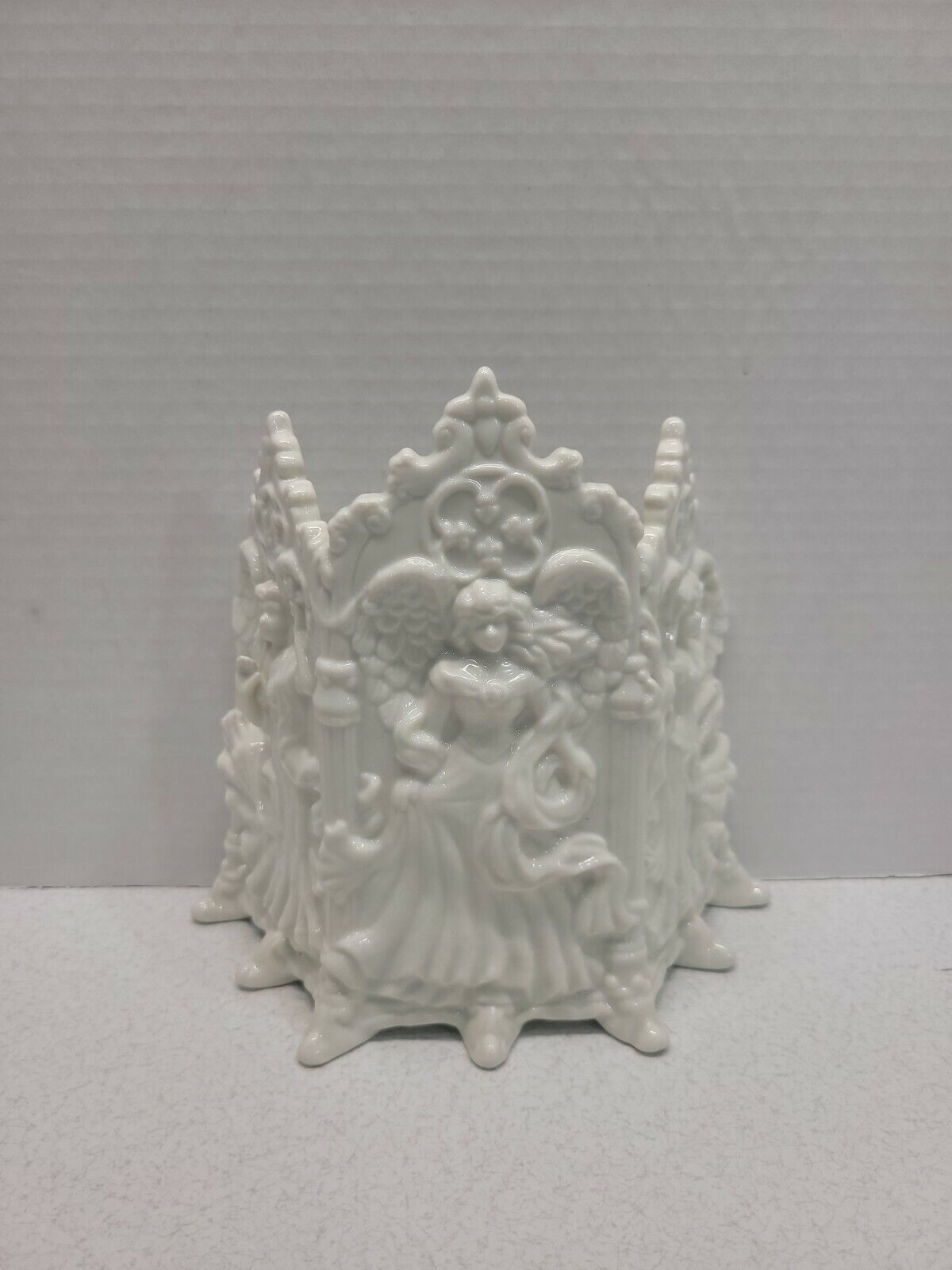 Three Heavenly Angels Ceramic Tealight Holder White Beautiful Lighting EUC 