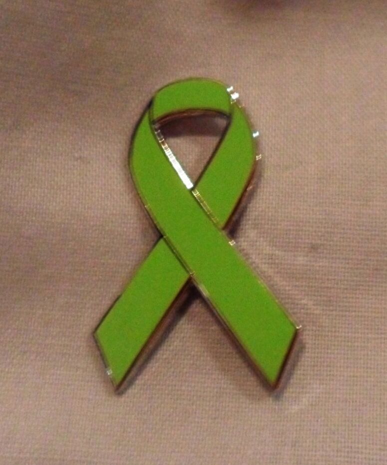 ***NEW*** Glaucoma green awareness ribbon enamel badge / brooch. Charity