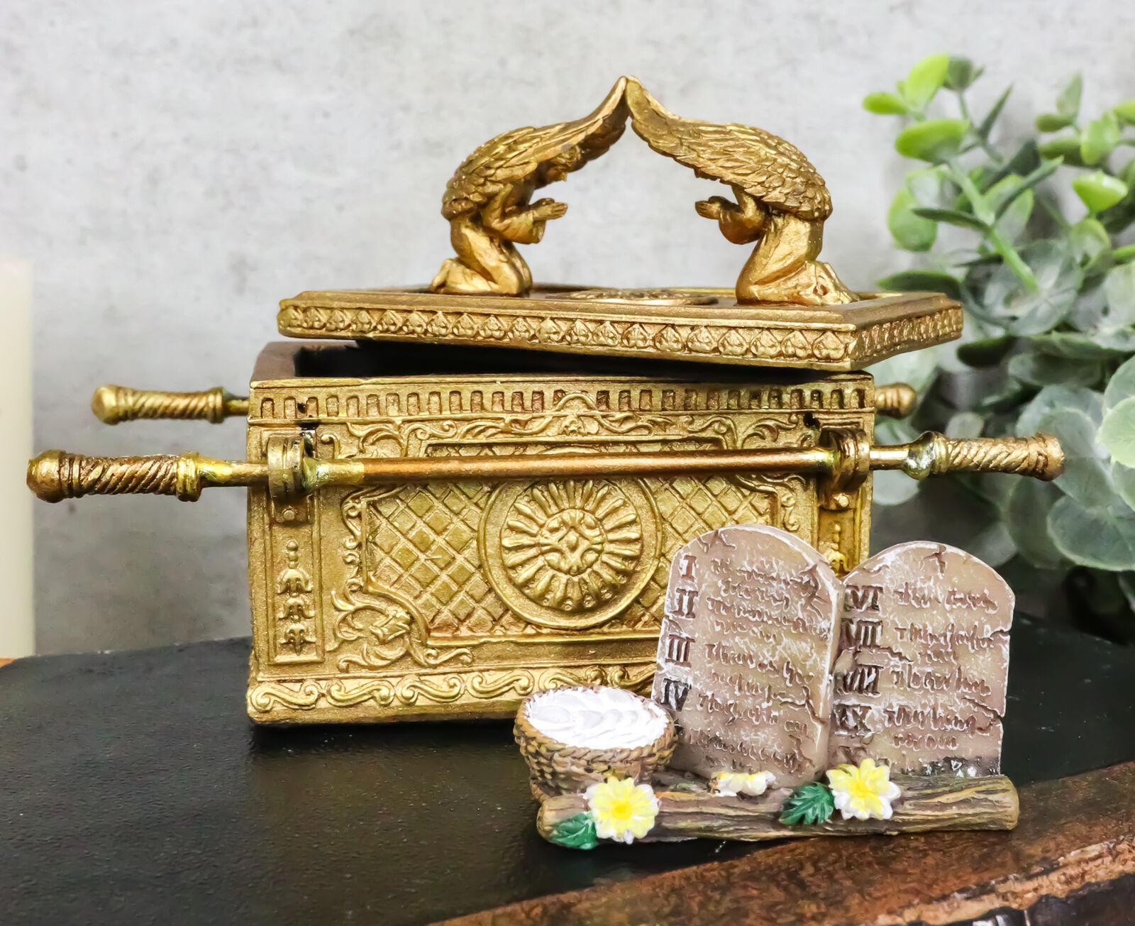 Matte Gold Ark Of The Covenant Model With Contents Figurine Decorative Box 1:16