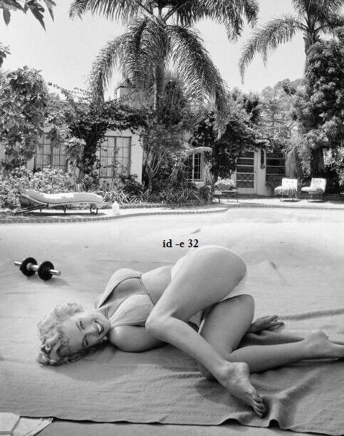 Photograph   Marilyn Monroe..(e-32-v) two photos