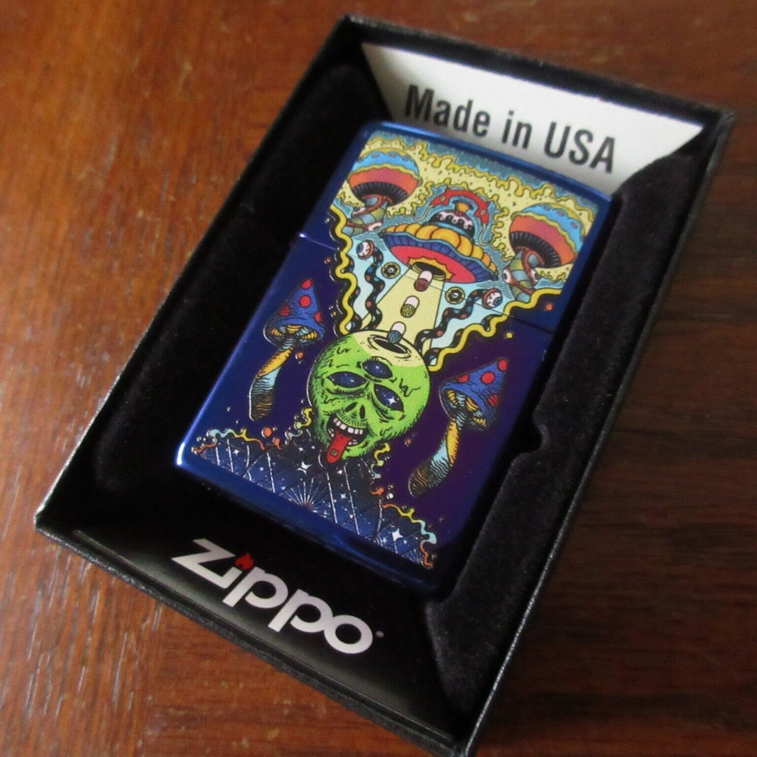 NEW RARE DISCONTINUED Zippo Psychedelic Alien Space UFO Windproof Pocket Lighter
