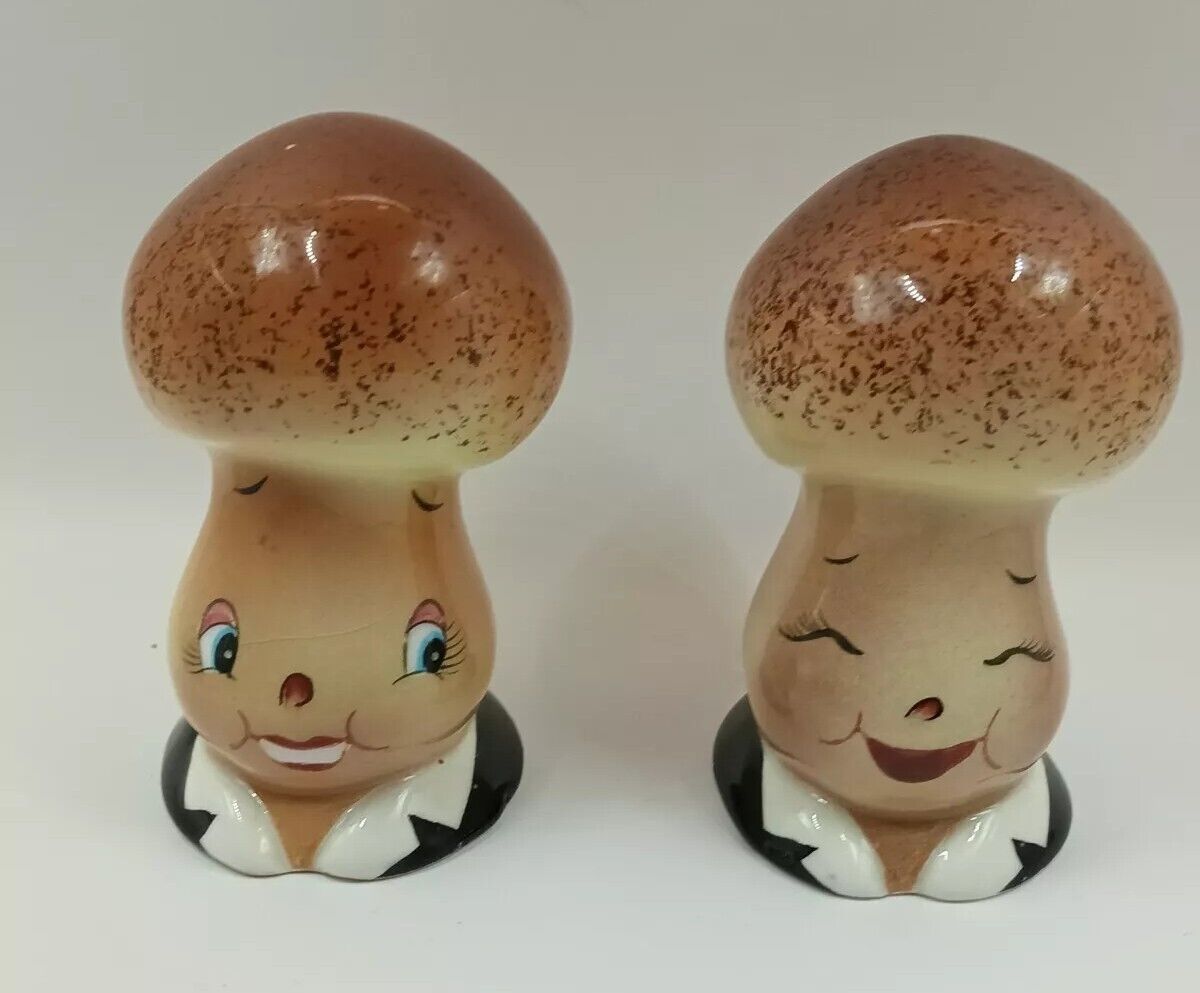 Vintage Napco Anthropomorphic Salt & Pepper Shakers Mushroom Happy