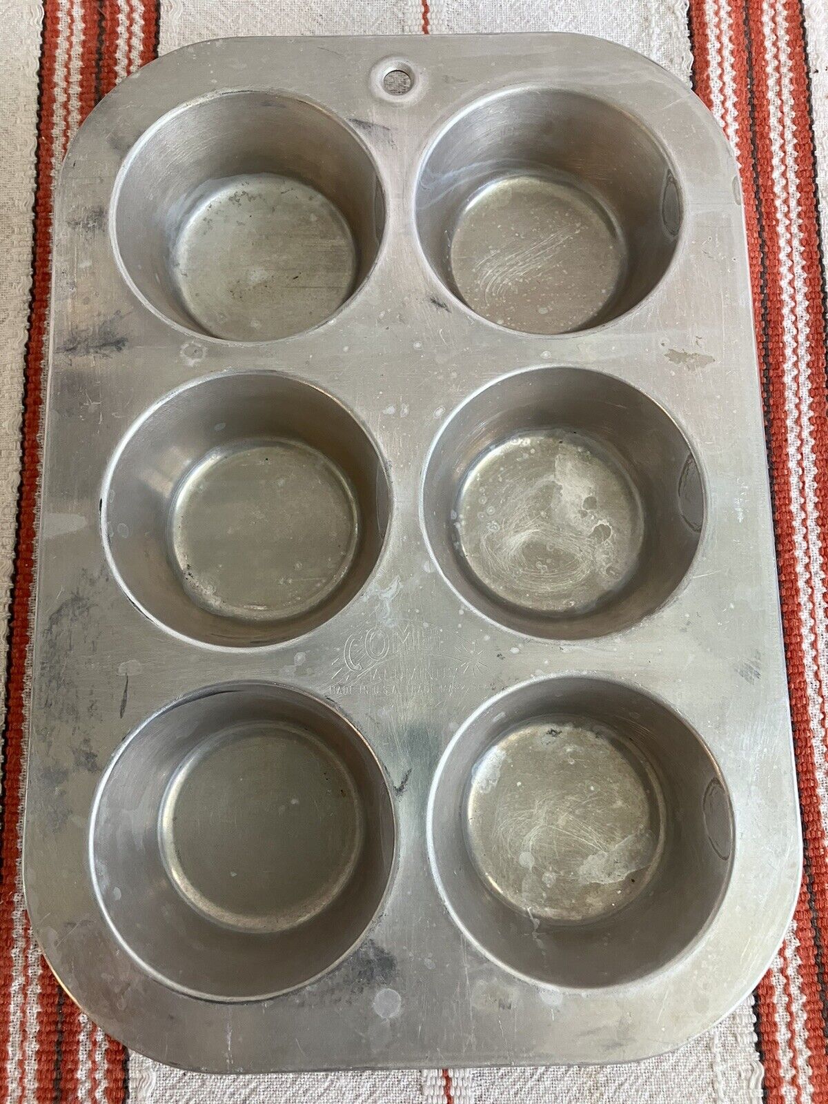 Vintage Comet Aluminum Muffin Cupcake Tin Metal Baking Pan 6 Holes 10\