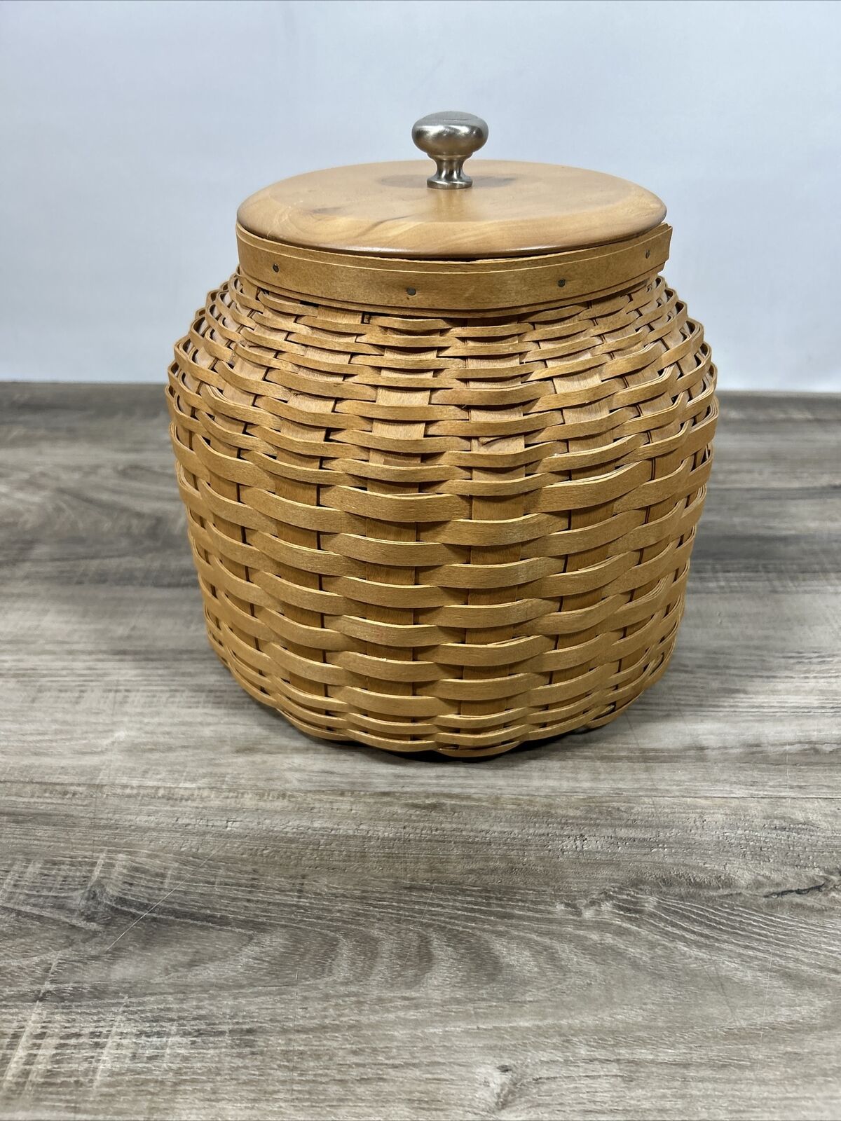 2006 Longaberger Beehive Cookie Jar Canister Natural Basket Cover EUC 8.25