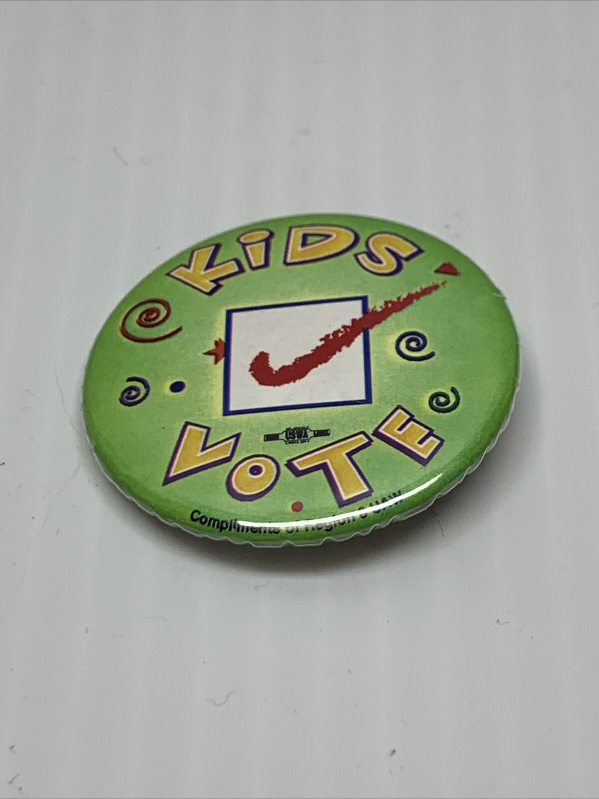 Vintage Retro Kids Vote Campaign Button Pin Election Politics KG