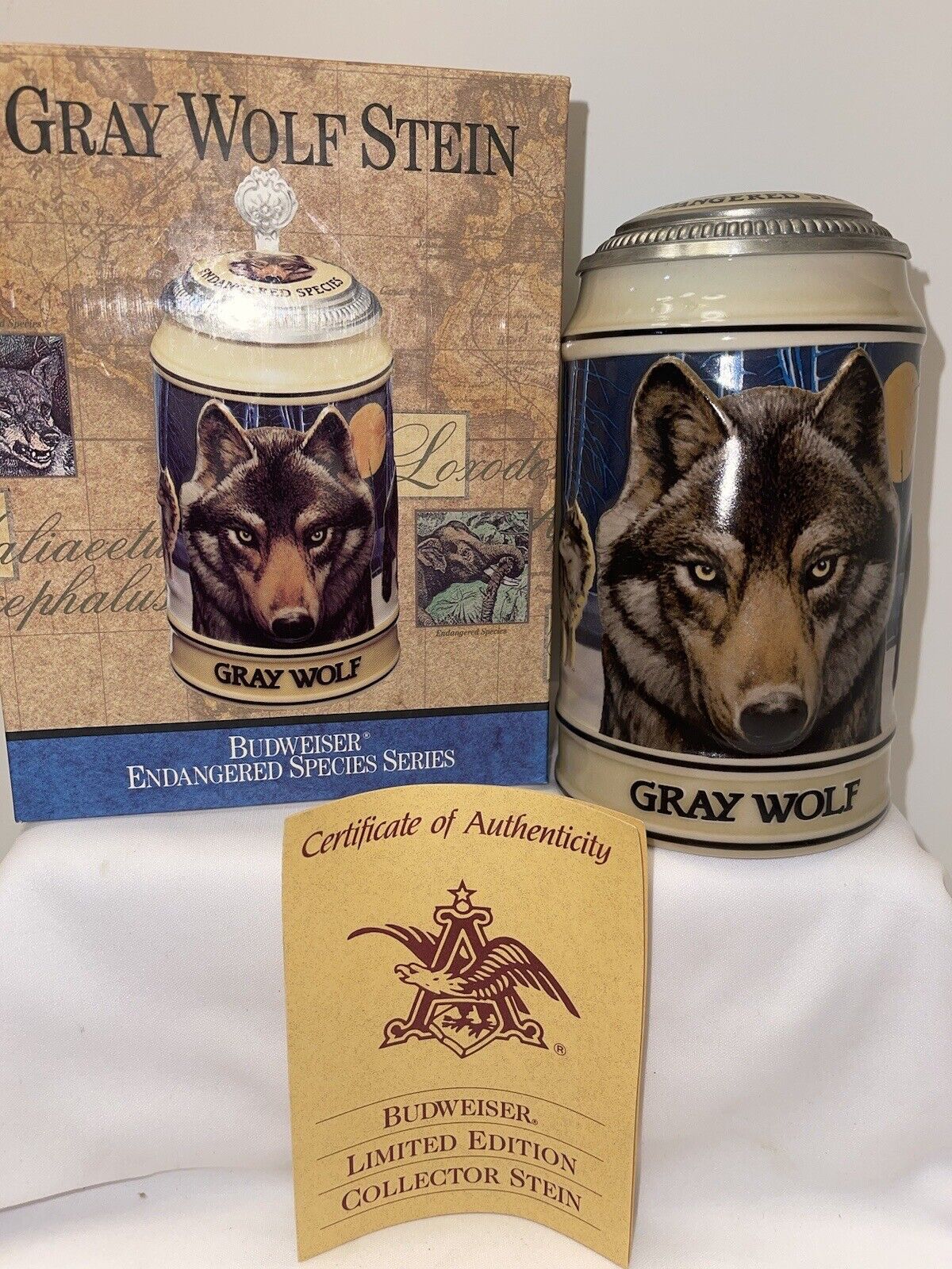 1993 Anheuser Busch Gray Wolf Endangered Species Lidded Stein COA New 20234