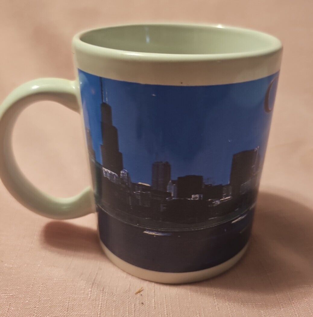 Vintage - CHICAGO City Skyline COFFEE CUP Mug Cup Memorabilia Souvenir 