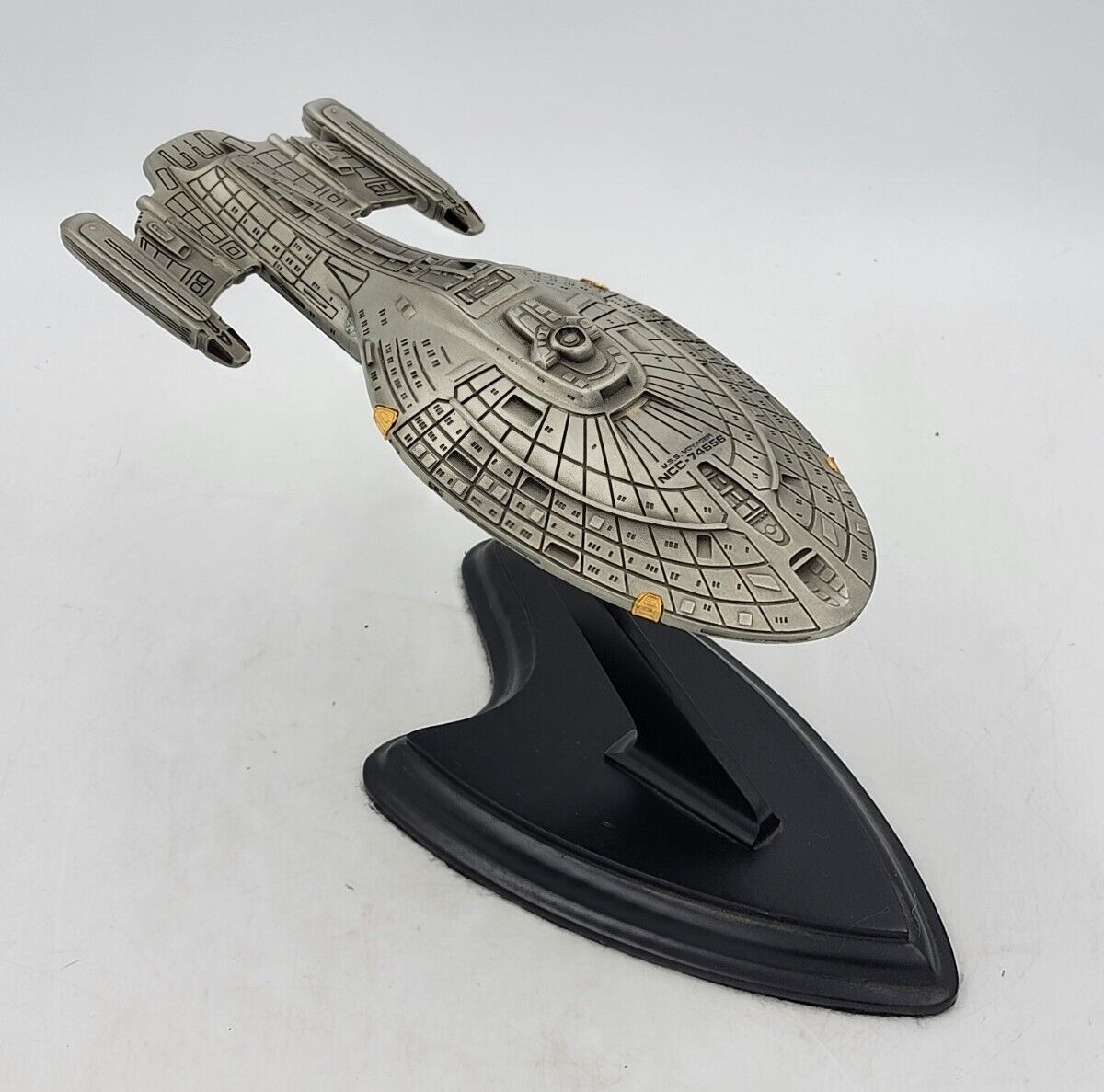 Star Trek Franklin Mint USS Voyager NCC-74656 Pewter Starship 1995 w/stand