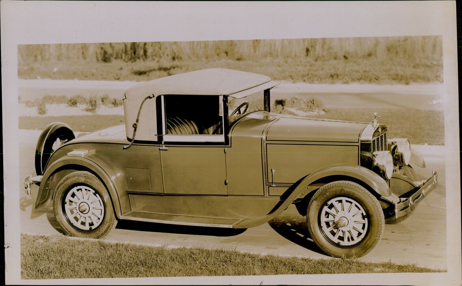 GA71 Original Underwood Photo BEAUTIFUL VINTAGE CAR Pristine Automobile Styling