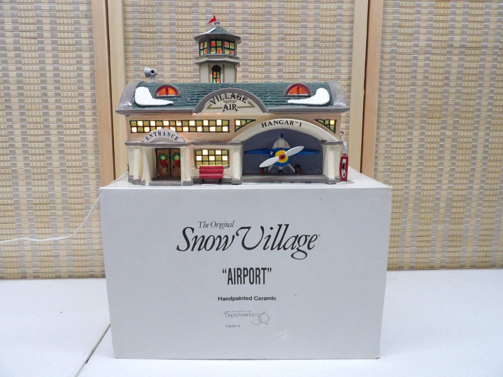Dept 56 The Original Snow Village Airport #54899 Good Condition w/Lt Cord - Box