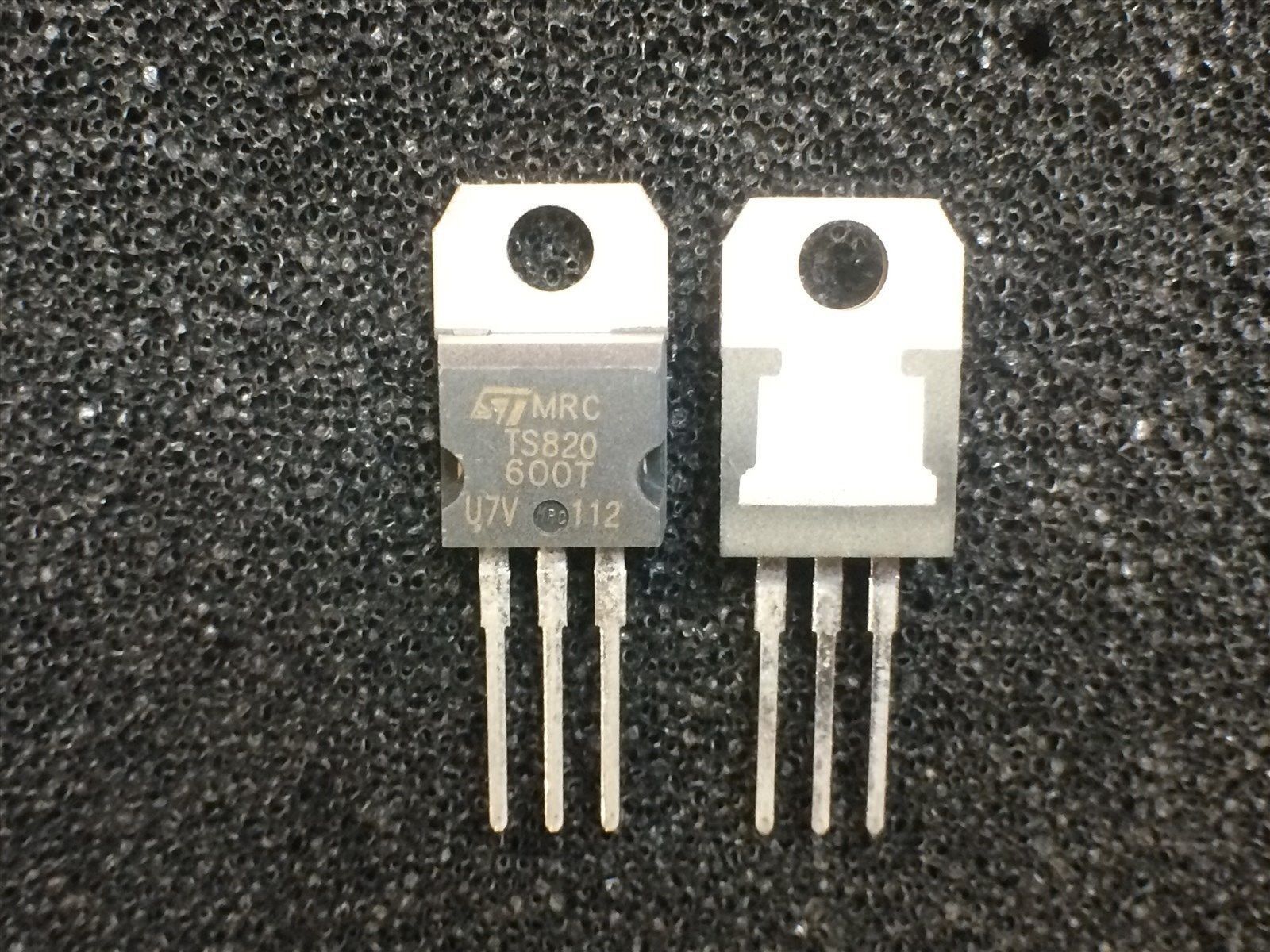 TS820-600T ST MICRO Thyristor SCR 600V 73A 3-Pin TO-220AB 4 PIECES