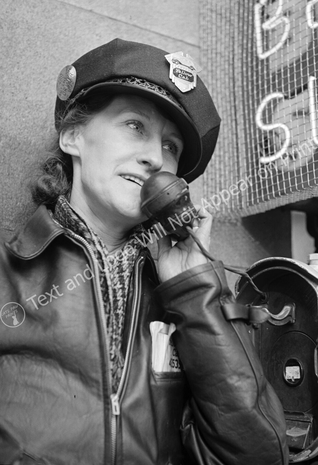 1942 Female Cab Driver Using a Phone Vintage Old Photo 13\