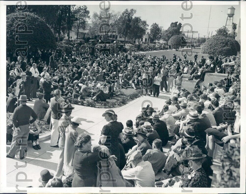 1940 Huntington Park CA Speech of Leader Harry Bridges Undisturbed Press Photo