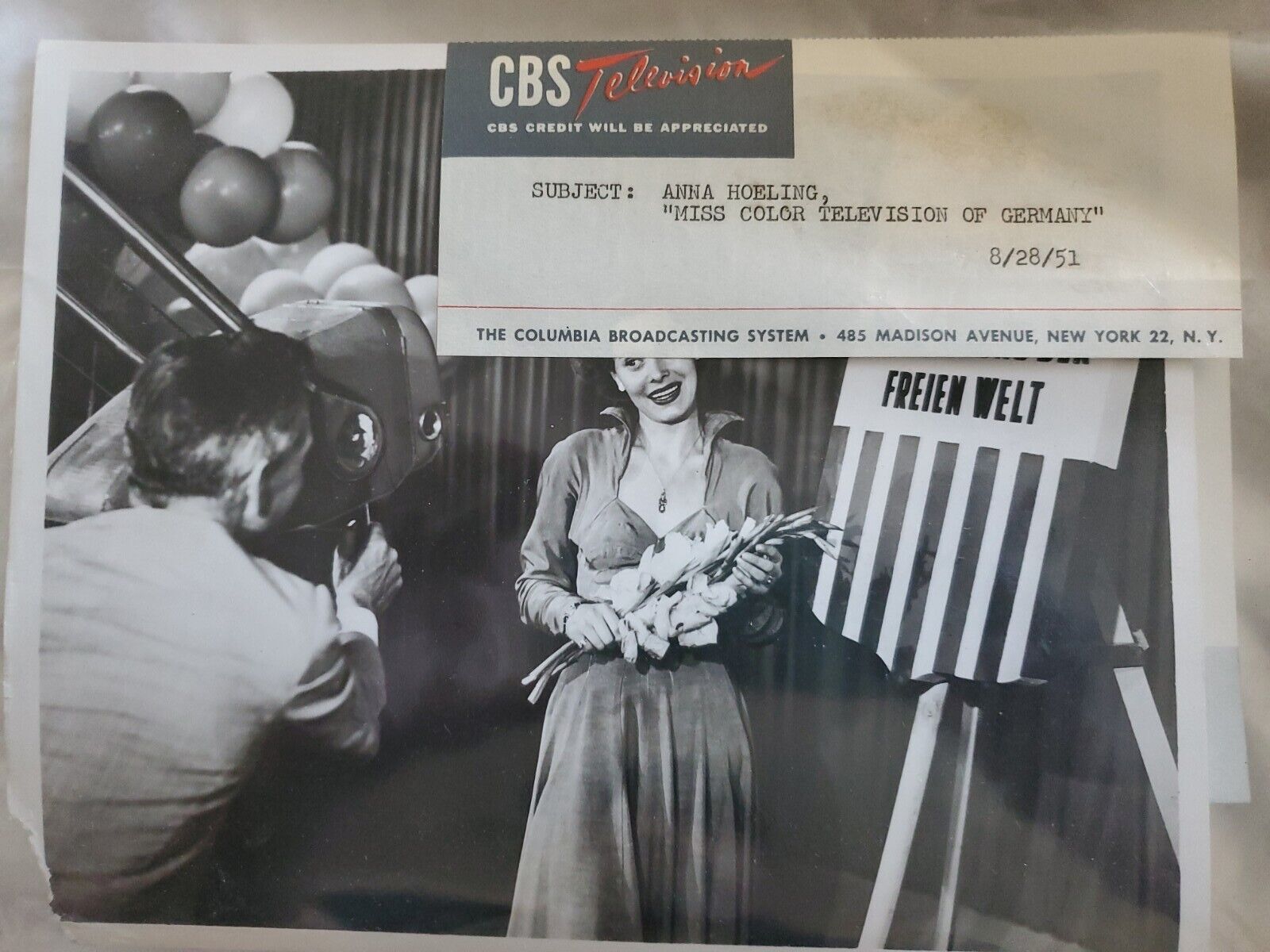 1951 Press Photo German Actress Anna Hoeling in Color TV, Berlin w/ BROCHURE