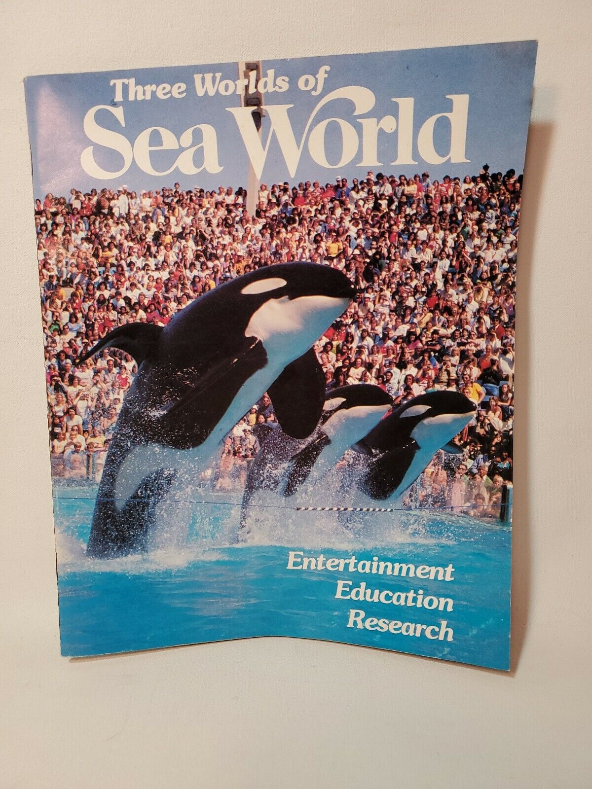 Vintage THREE WORLDS OF SEA WORLD Magazine 1980 Entertainment Education Research