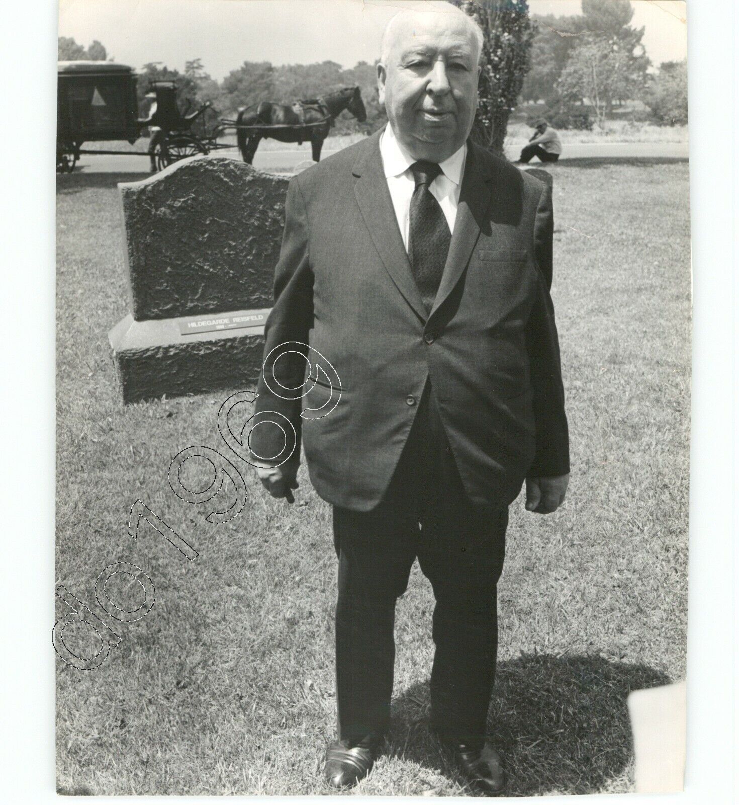 1975 Original Press Photograph DIRECTOR Alfred Hitchcock Standing in Cemetery