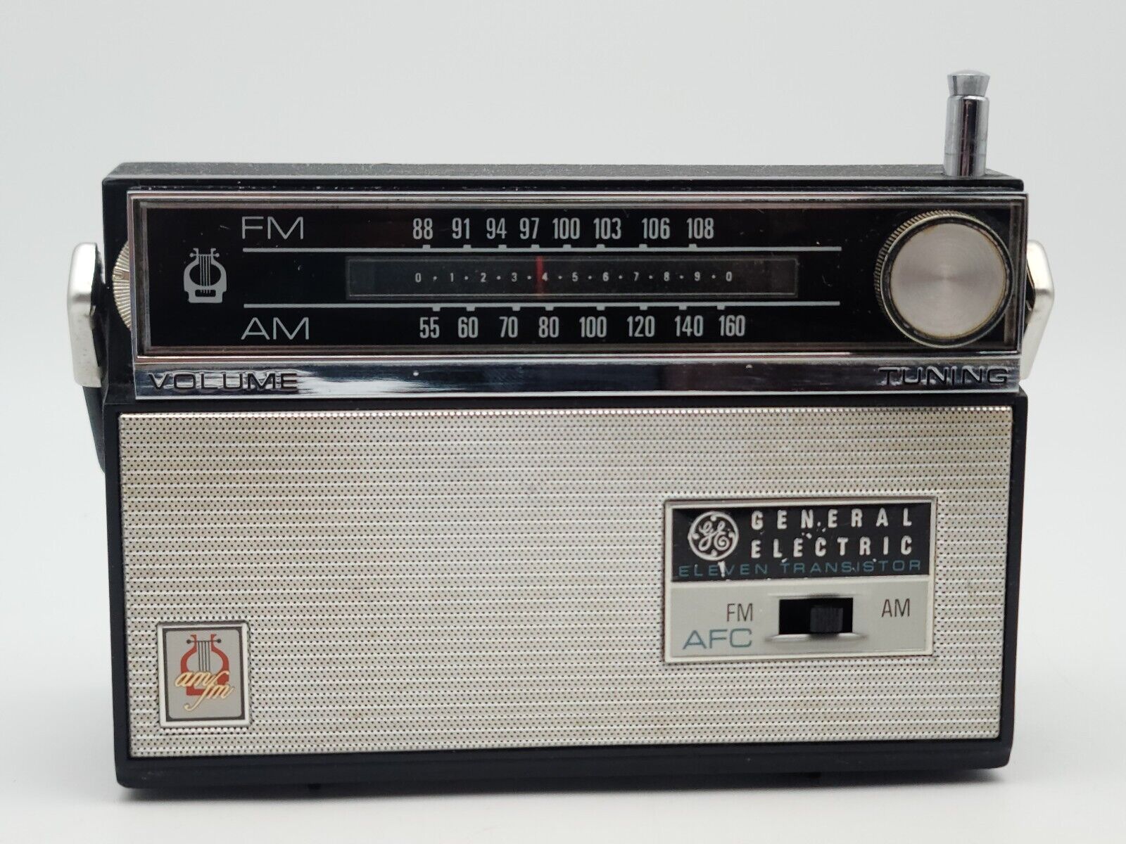 Vintage General Electric GE Radio Model Battery 11 Transistor AFC P1820B *WORKS*