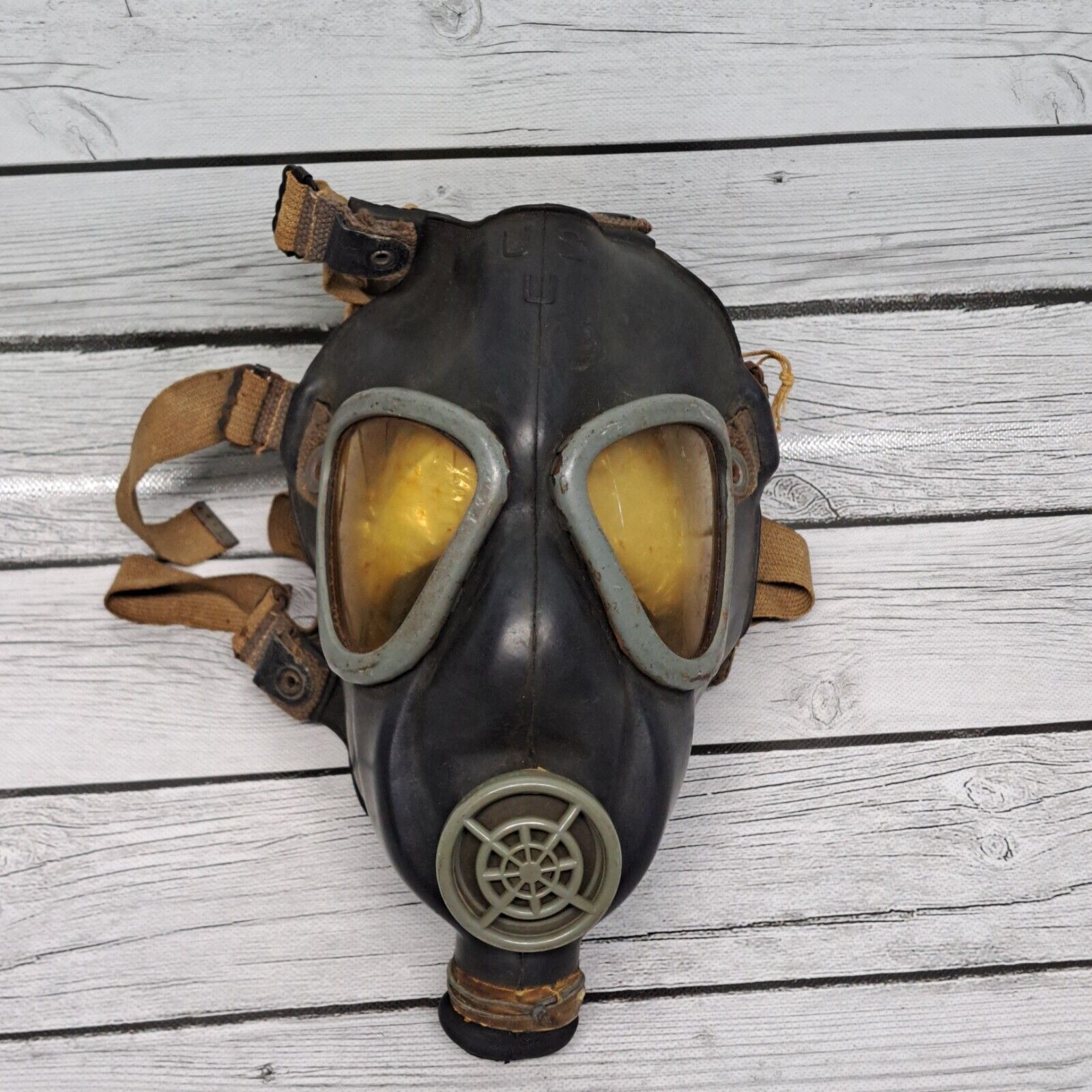 Vintage WW2 US ARMY U Service Gas Mask