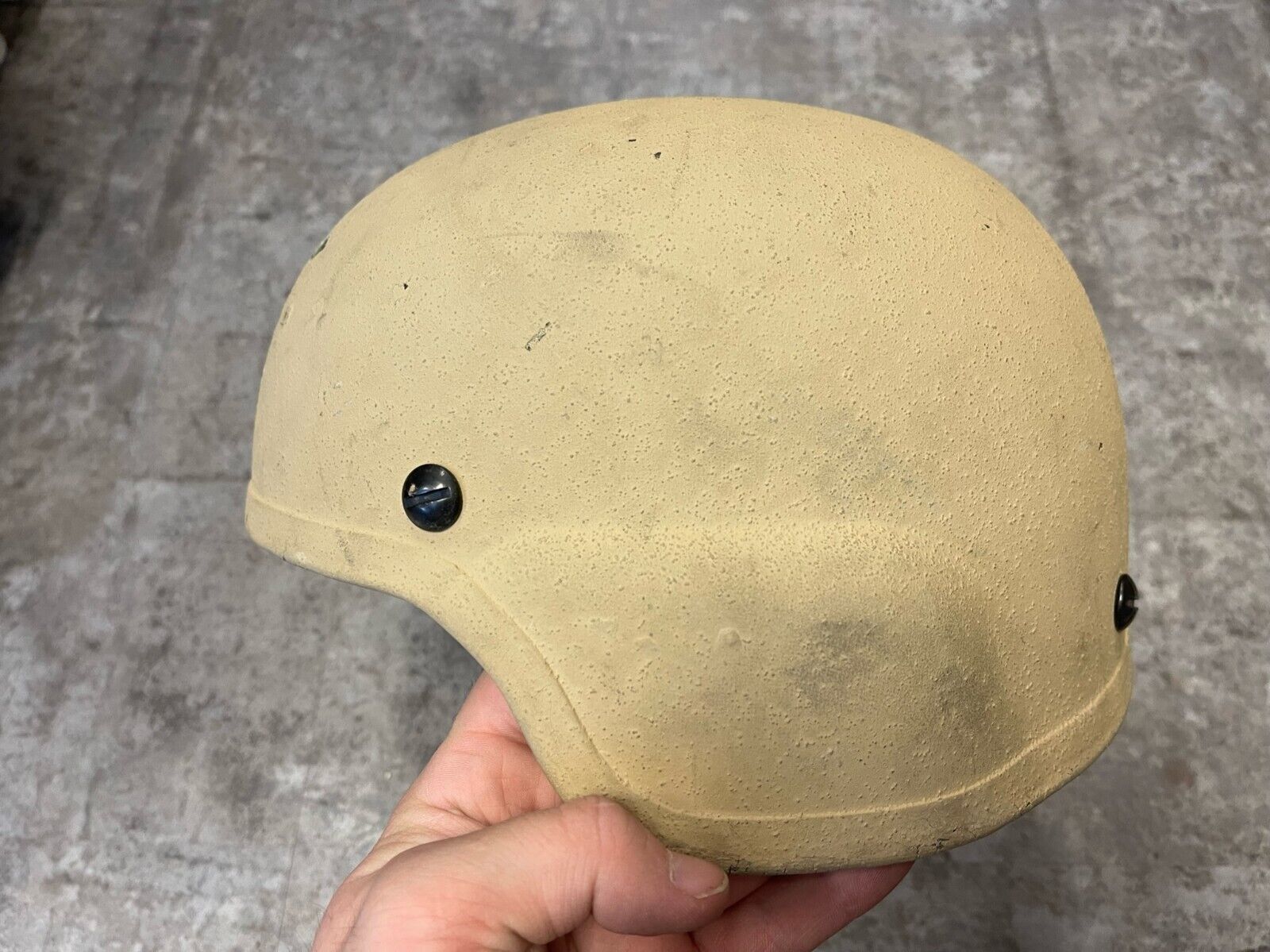 MEDIUM US Army Advanced Combat Helmet ACH - NO UCP / OCP / ACU Cover Used