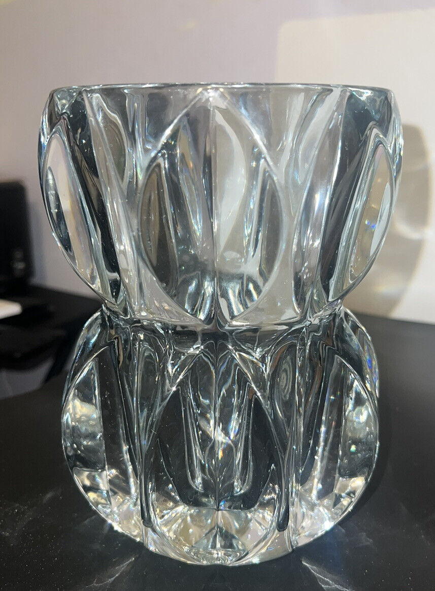 Vintage Clear Blue Leaf Cut Lead Crystal Glass Vase 7\