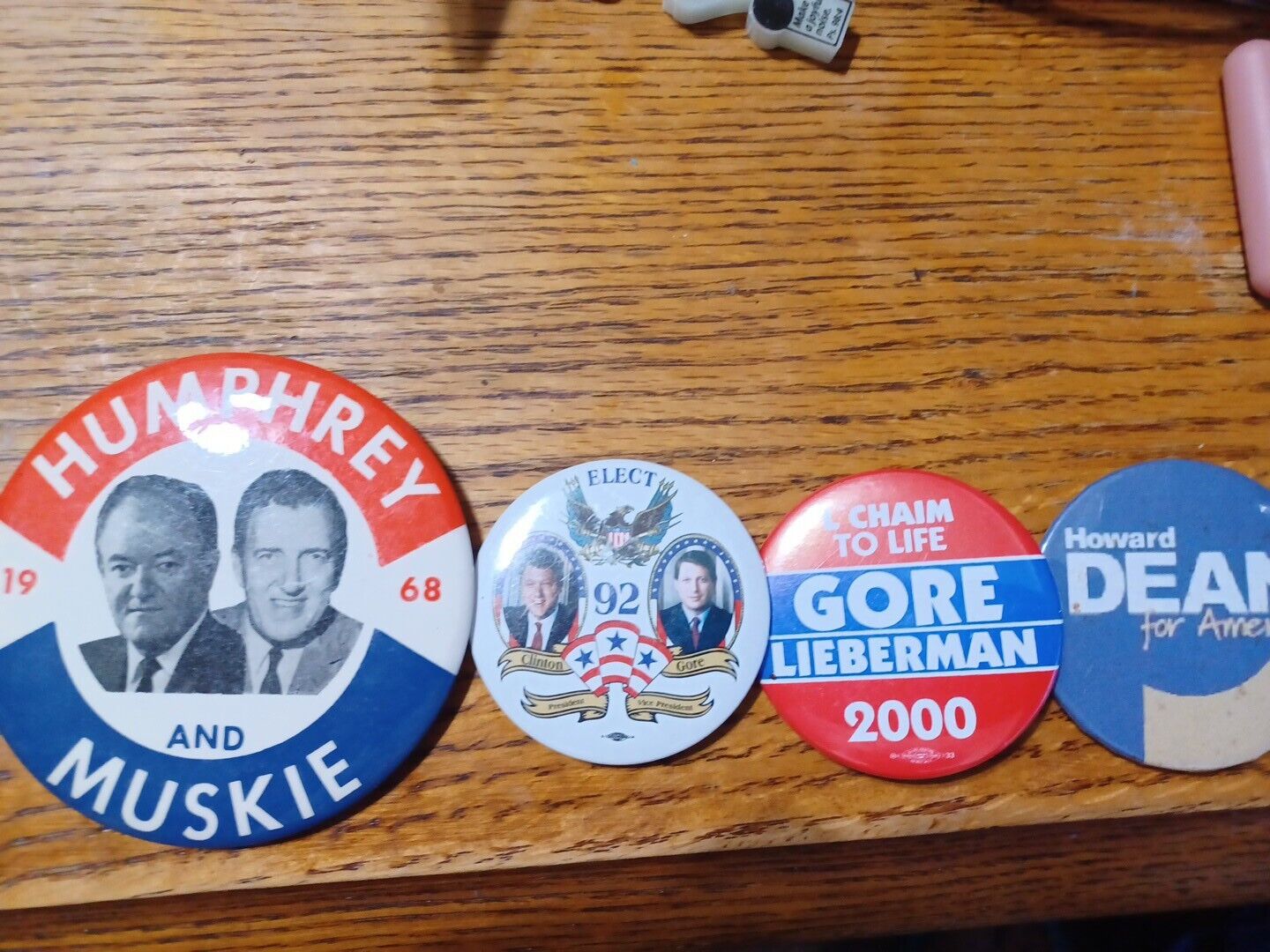 Lot  Of 4 Presidential Campaign Buttons Clinton/ Gore/Humphrey/Muskie/Dean