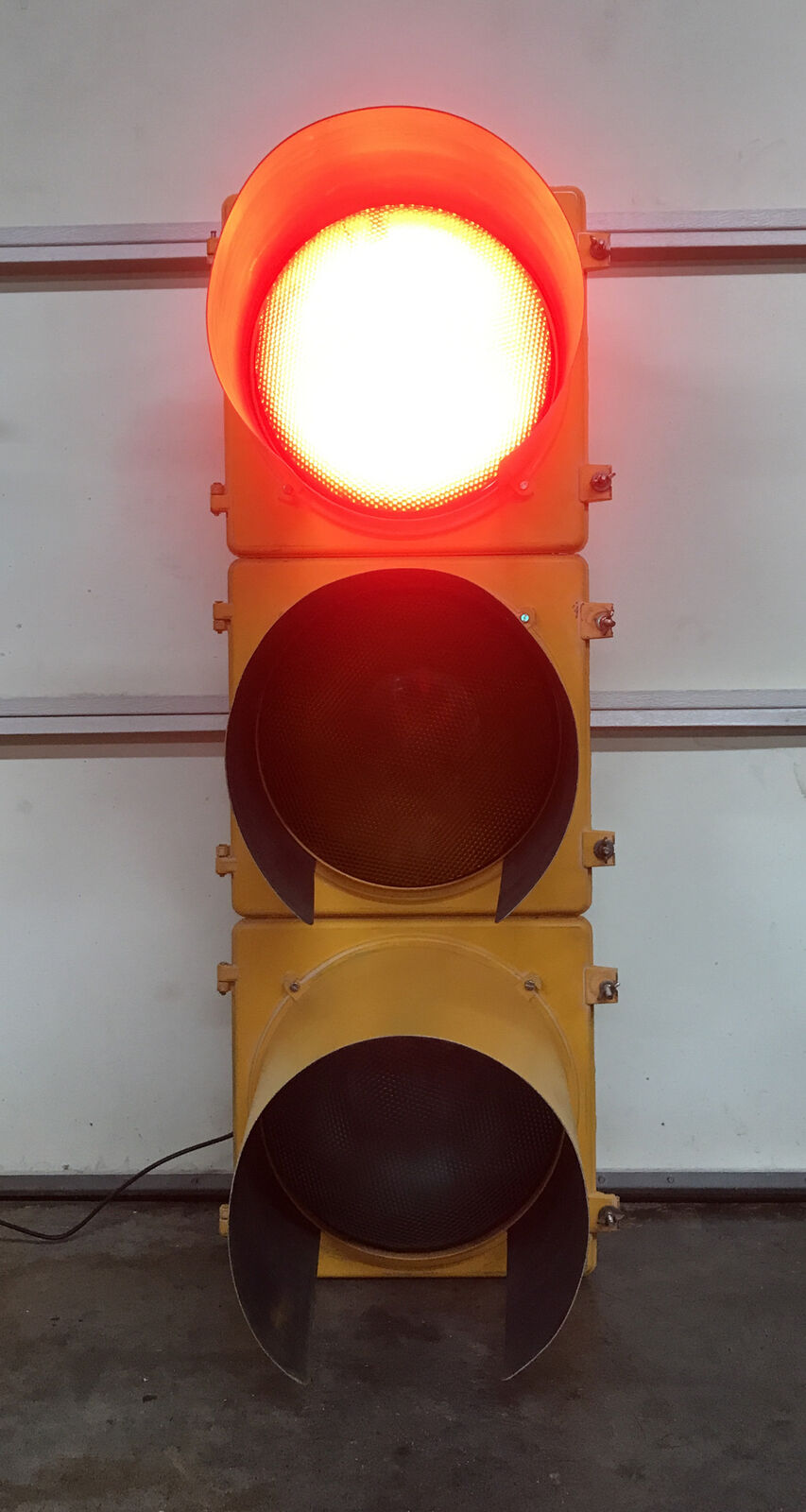 McCain Traffic Signal Light Red Yellow Green 41” Aluminum With Sequencer