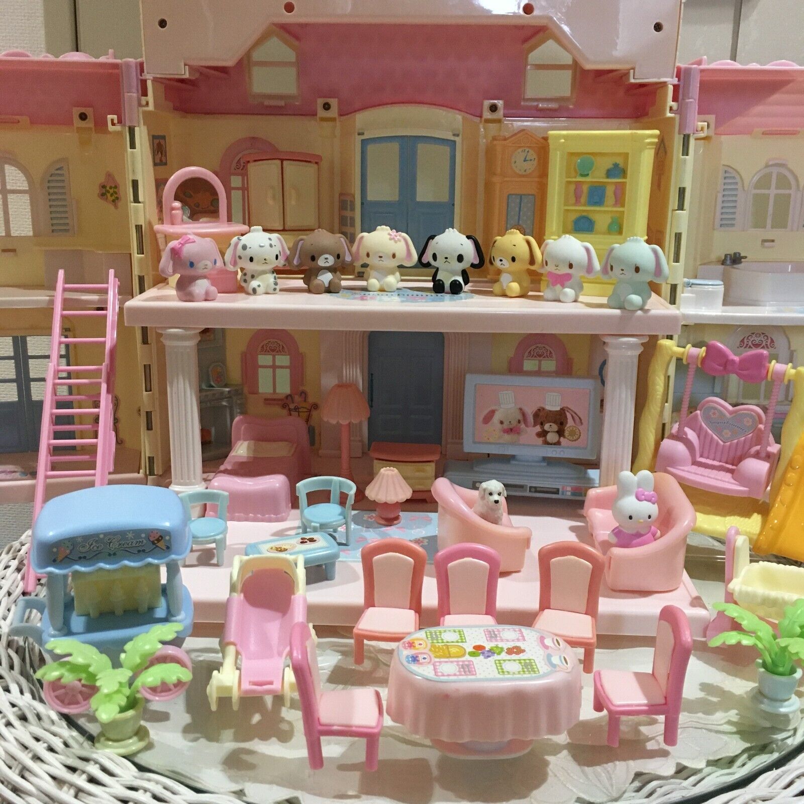 Sanrio Sugarbunnies  Dollhouse   Rare  blue door doll house set B