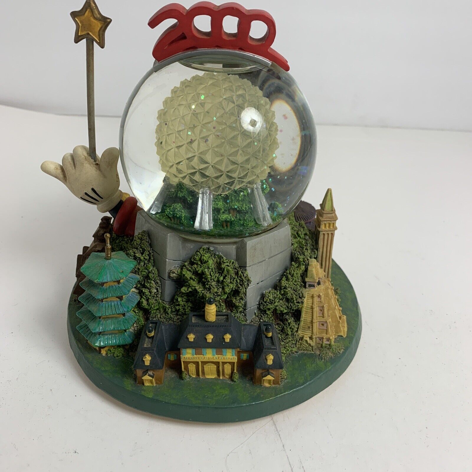 Collectible Epcot 2000 Snow Globe Plays 