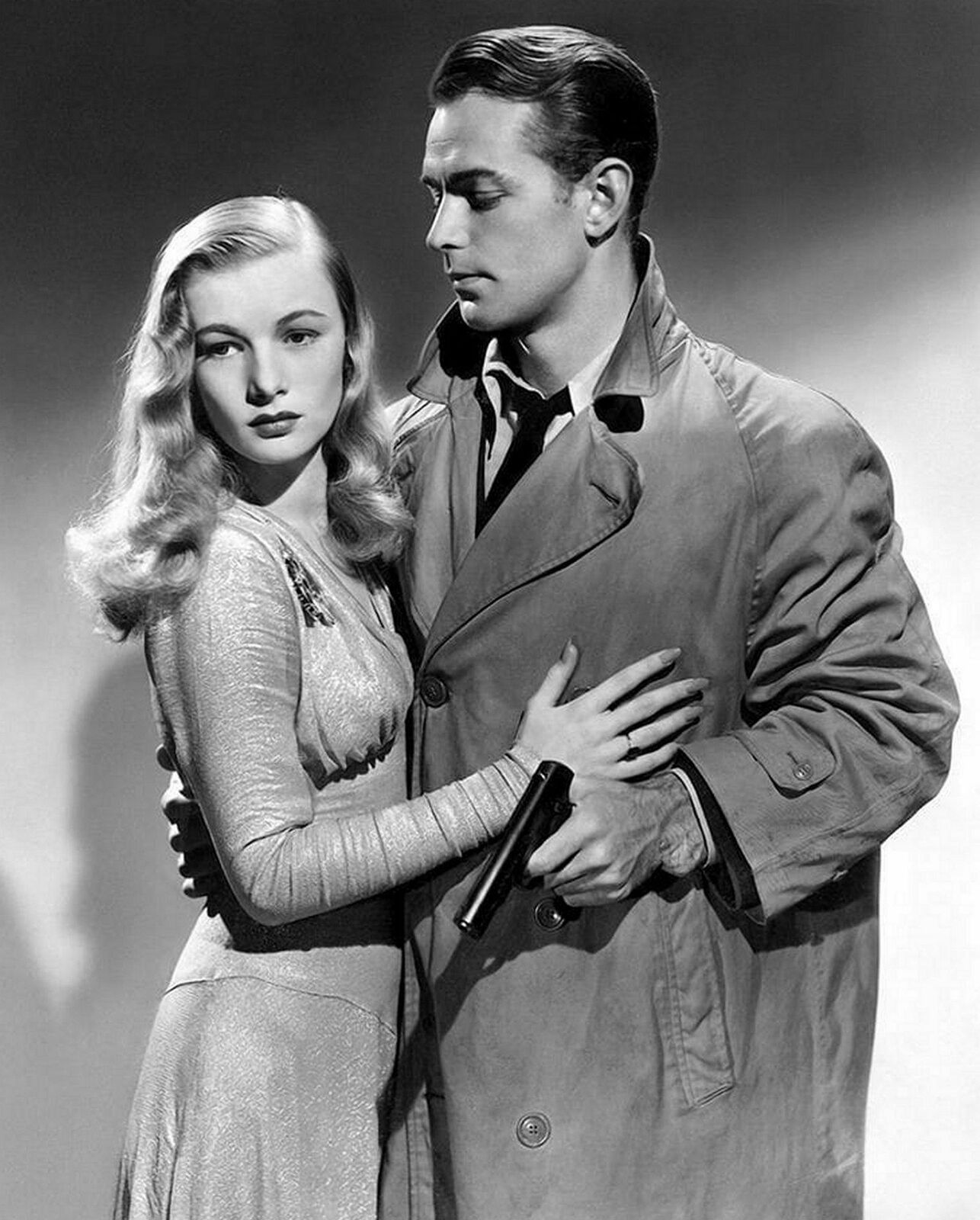 1942 VERONICA LAKE & ALAN LADD From THIS GUN FOR HIRE Photo   (221-V )