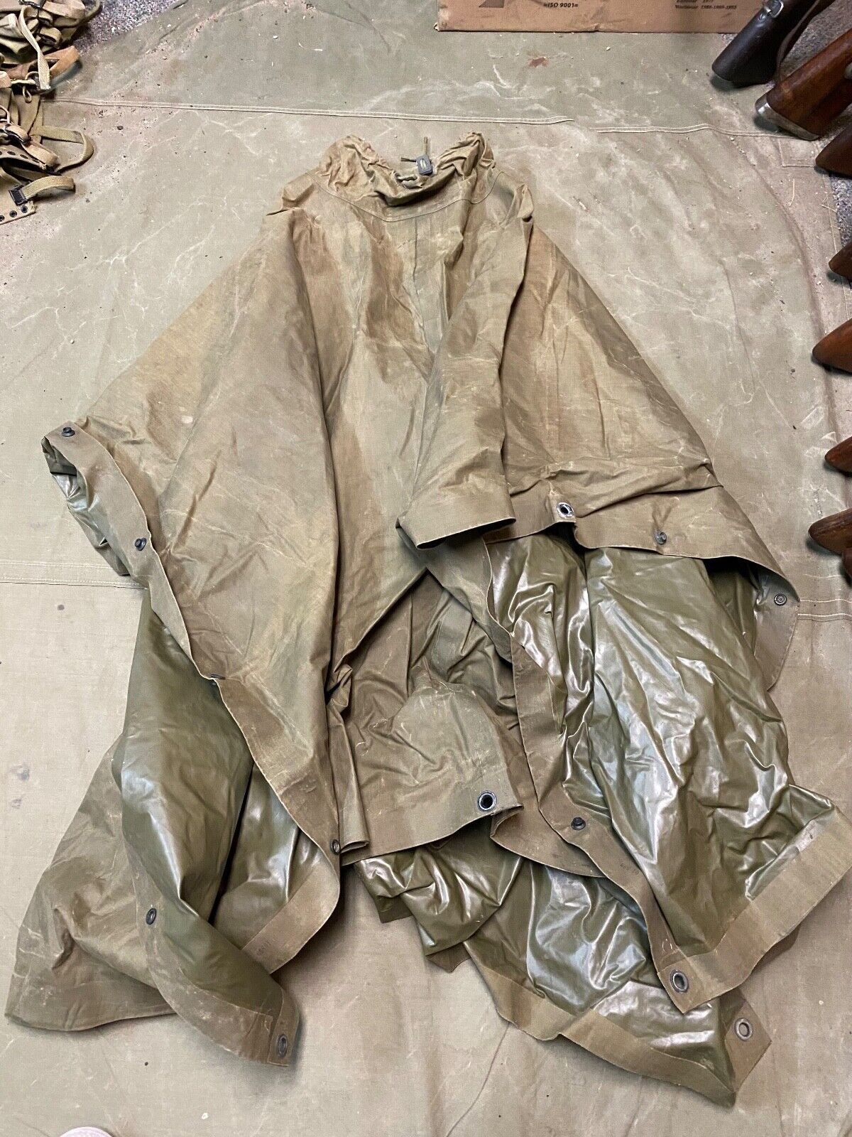 WWII US ARMY ENLISTED NCO RAIN PONCHO-DATED:1944
