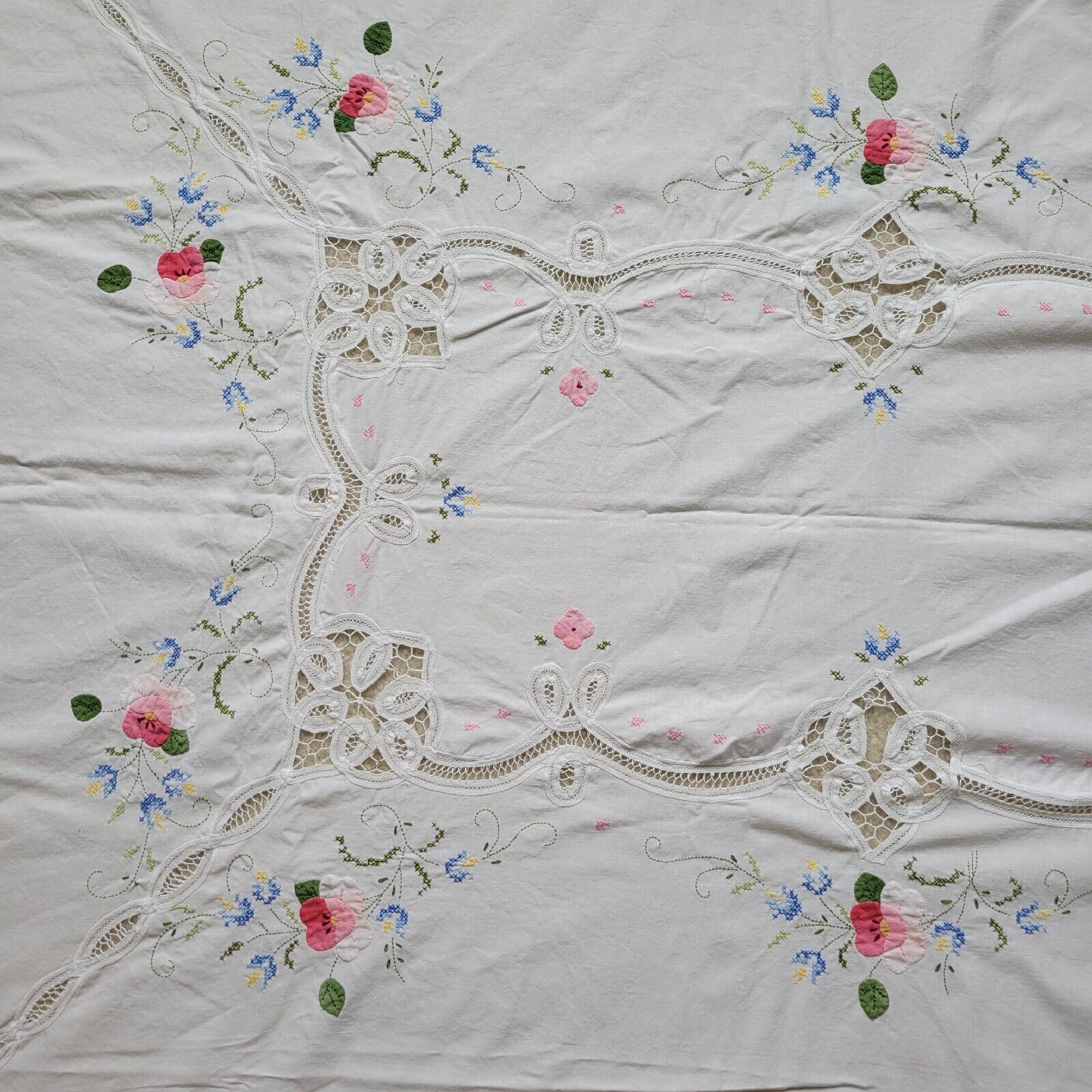 Vintage White Embroidered Floral Rectangular Tablecloth 100x66