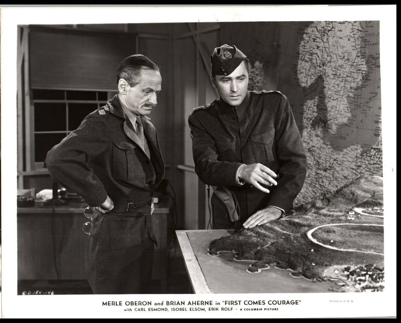 CARL ESMOND + BRIAN AHERNE IN FIRTS COMES COURAGE (1943) ORIG VINTAG PHOTO E 26