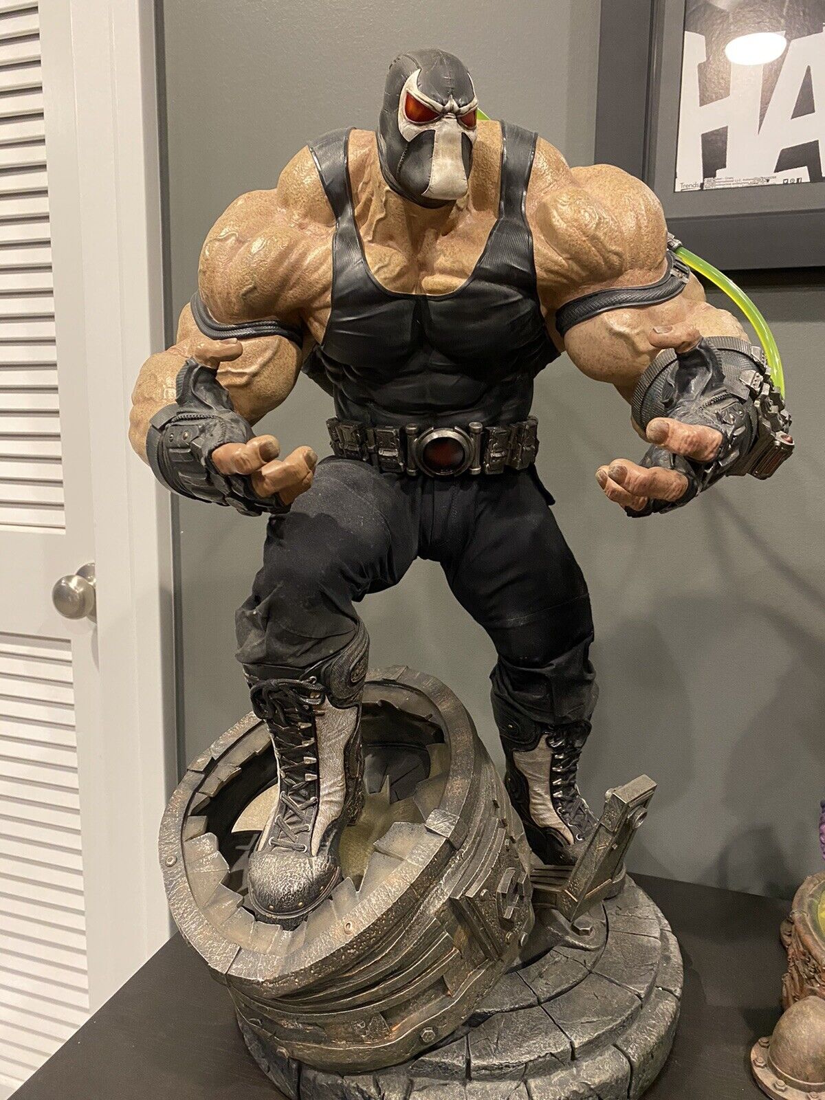 Bane Statue sideshow collectibles.