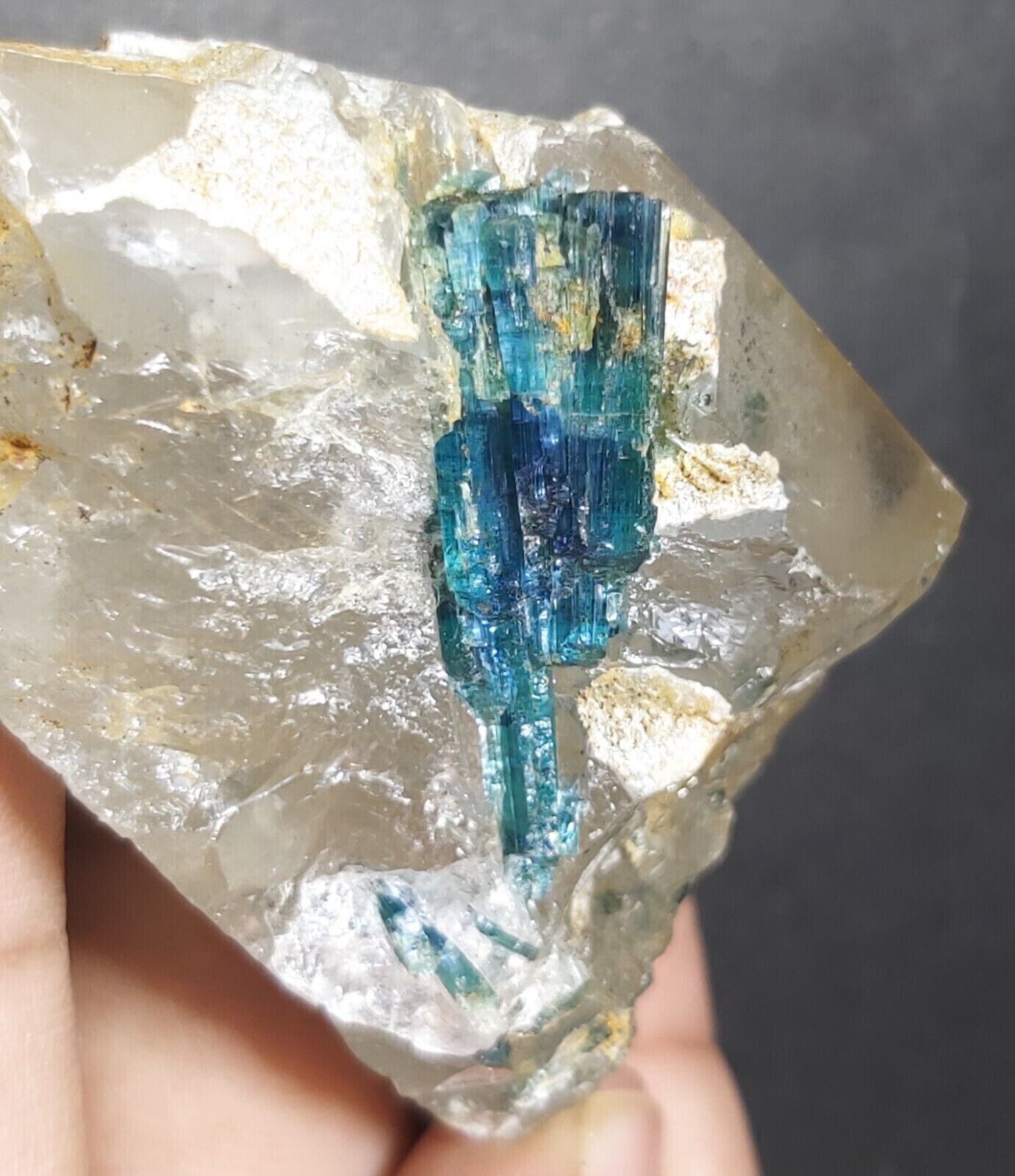 Indicolite Tourmaline Crystal specimen from Afghanistan 581 Carats 2,