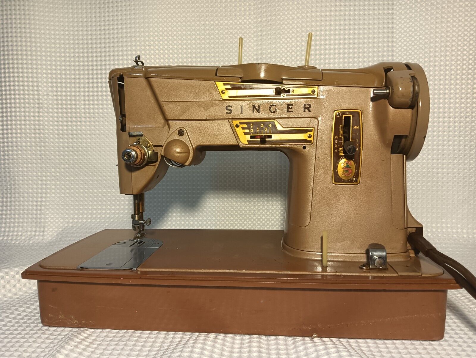 Rare Vintage Singer Style-O-Matic 328K Portable Sewing Machine Original Case