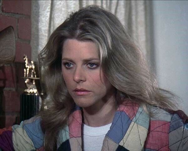 Lindsay Wagner uses her bionic ear to listen in The Bionic Woman 8x10 inch photo