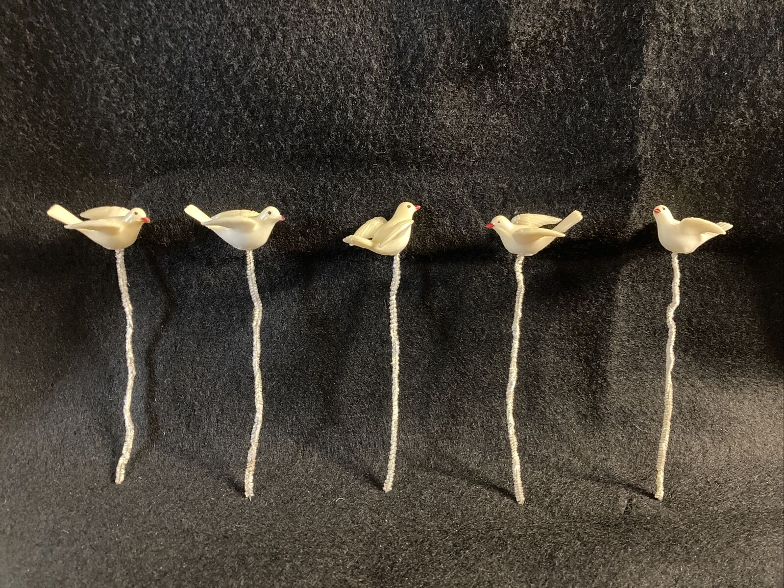 Lot of 5 Vintage 1960\'s Antique White Lucite Soaring Birds on Flexible Wires 5\